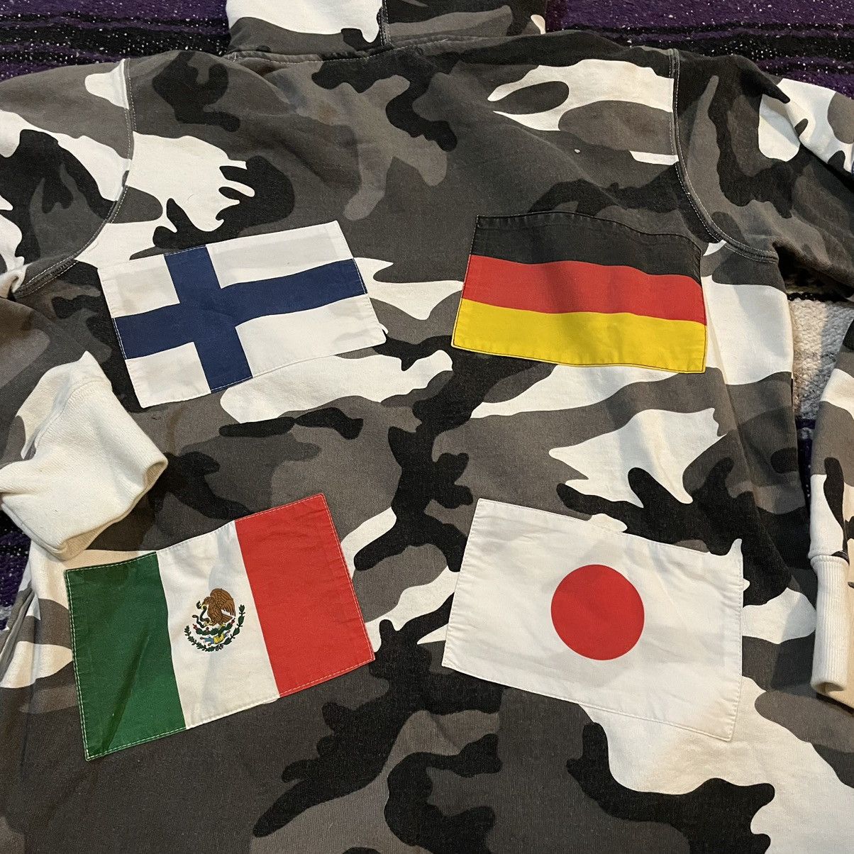 Supreme Supreme Camo Flags Hooded Sweatshirt Size M Size US M / EU 48-50 / 2 - 15 Thumbnail