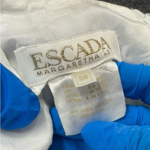 Escada ESCADA EU36/US4 white linen embroidered V-neck lined dress i Size S / US 4 / IT 40 - 3 Thumbnail