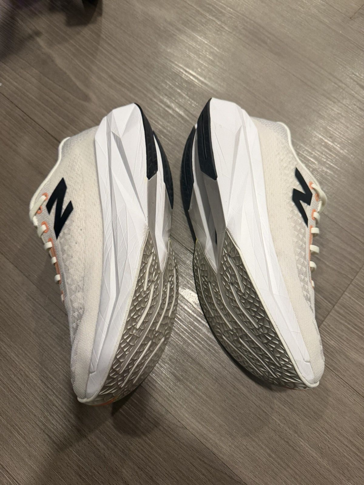 New Balance MEN'S US M12 - NEW BALANCE FUELCELL SUPERCOMP TRAINER V3 Size US 12 / EU 45 - 5 Thumbnail