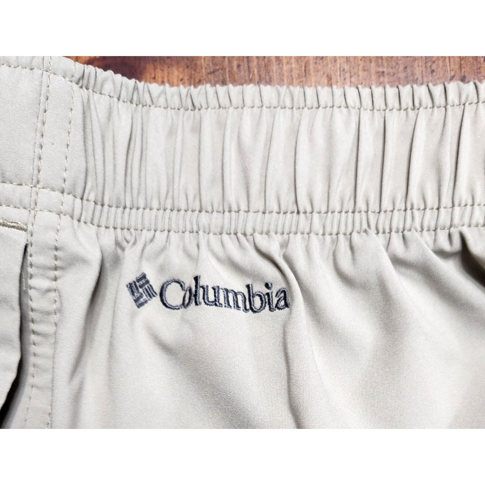 Vintage Columbia Women's Bermuda Shorts Size L/10L Elastic Waist Belted Brown Solid 9in Inseam Quick Dry Moisture Wicking Lightweight Logo Size 32" / US 10 / IT 46 - 3 Thumbnail