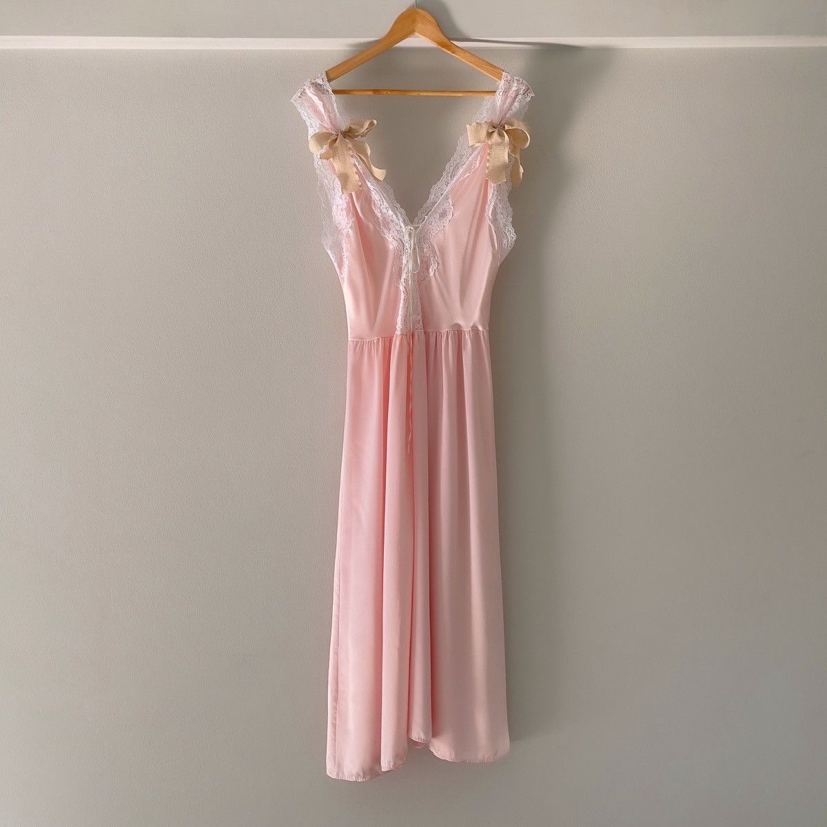 Vintage Cinema Etoile 1980s Pink Satin & Lace Nightgown (S) Size S / US 4 / IT 40 - 7 Thumbnail