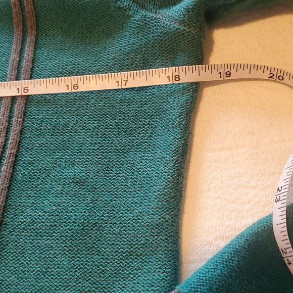 Eddie Bauer Eddie Bauer Long Slv Teal Sweater with Cable Knit Trim Sz. S Size S / US 4 / IT 40 - 10 Thumbnail