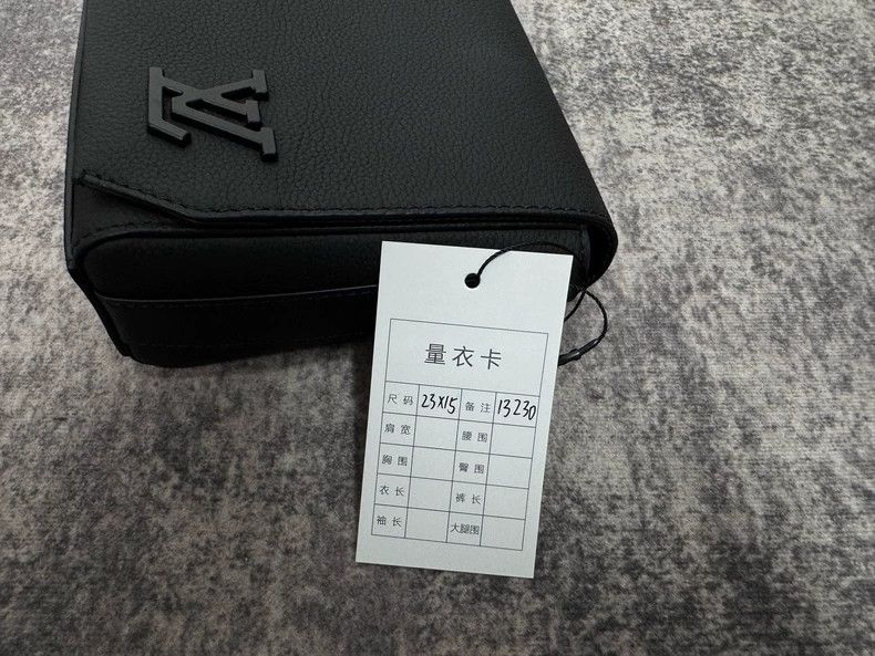 Louis Vuitton Louis Vuitton TAKEOFF Small Messenger Bag Size ONE SIZE - 9 Thumbnail
