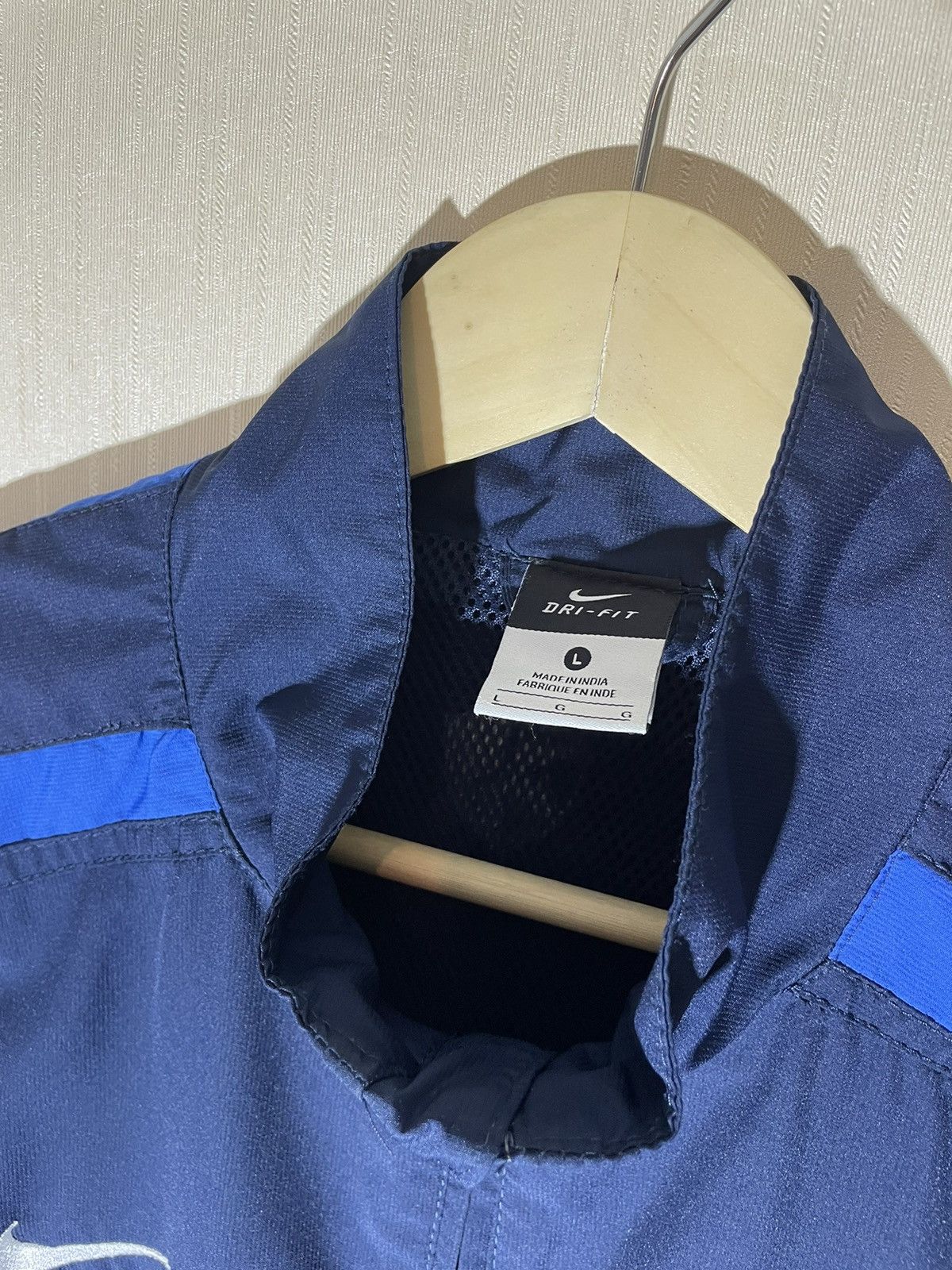 Nike Nike Barnsley light soccer jacket Size US L / EU 52-54 / 3 - 5 Thumbnail