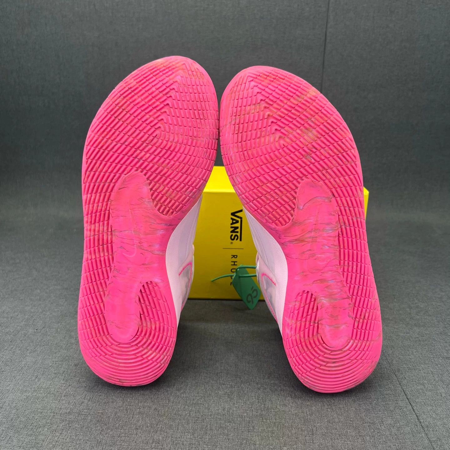 Nike Nike KD 12 Breast Cancer 44.5 Rare New Box Size US 11.5 / EU 44-45 - 5 Thumbnail