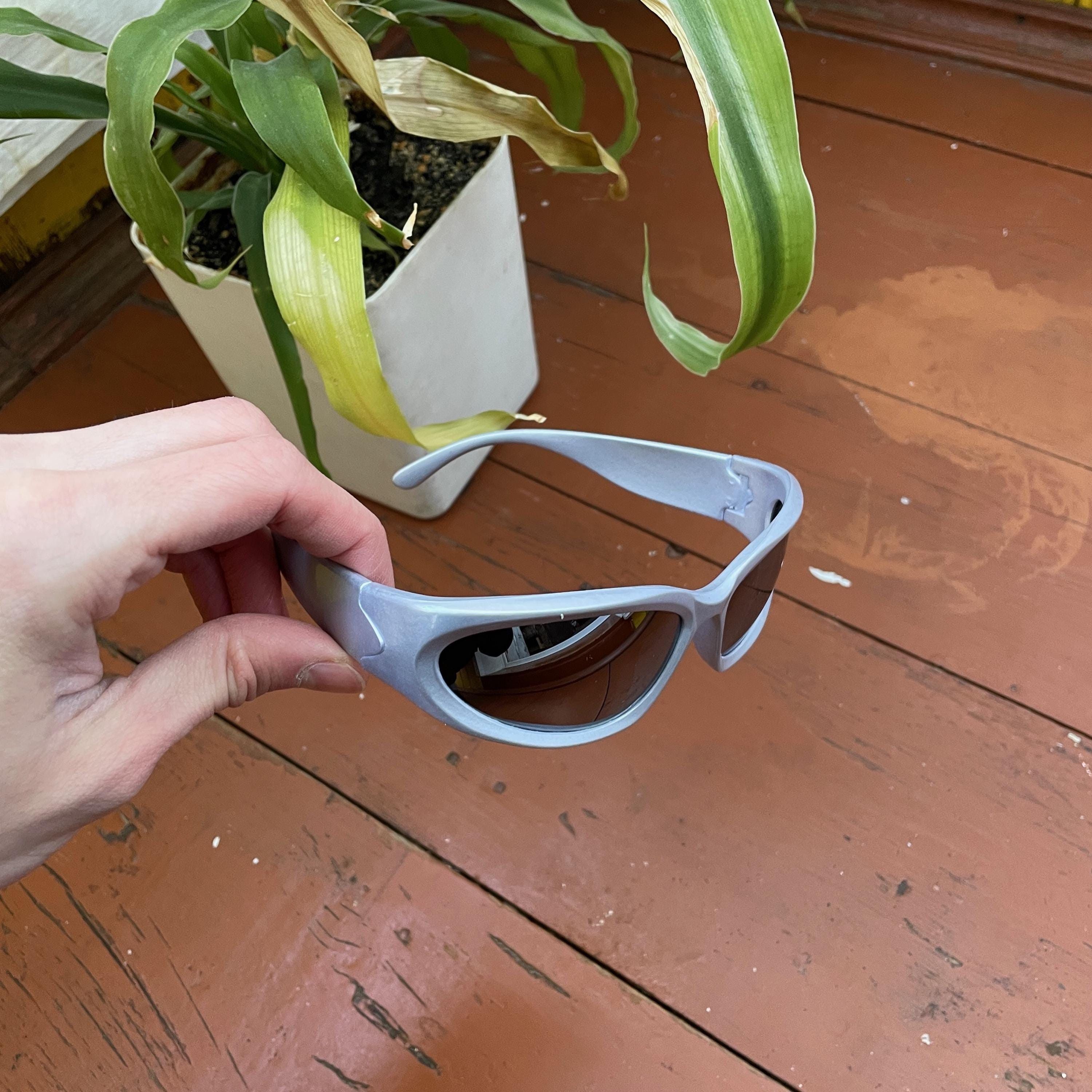 Other Sunglasses Vintage Unisex Y2K Style Silver Sports Wrap Size ONE SIZE - 3 Thumbnail