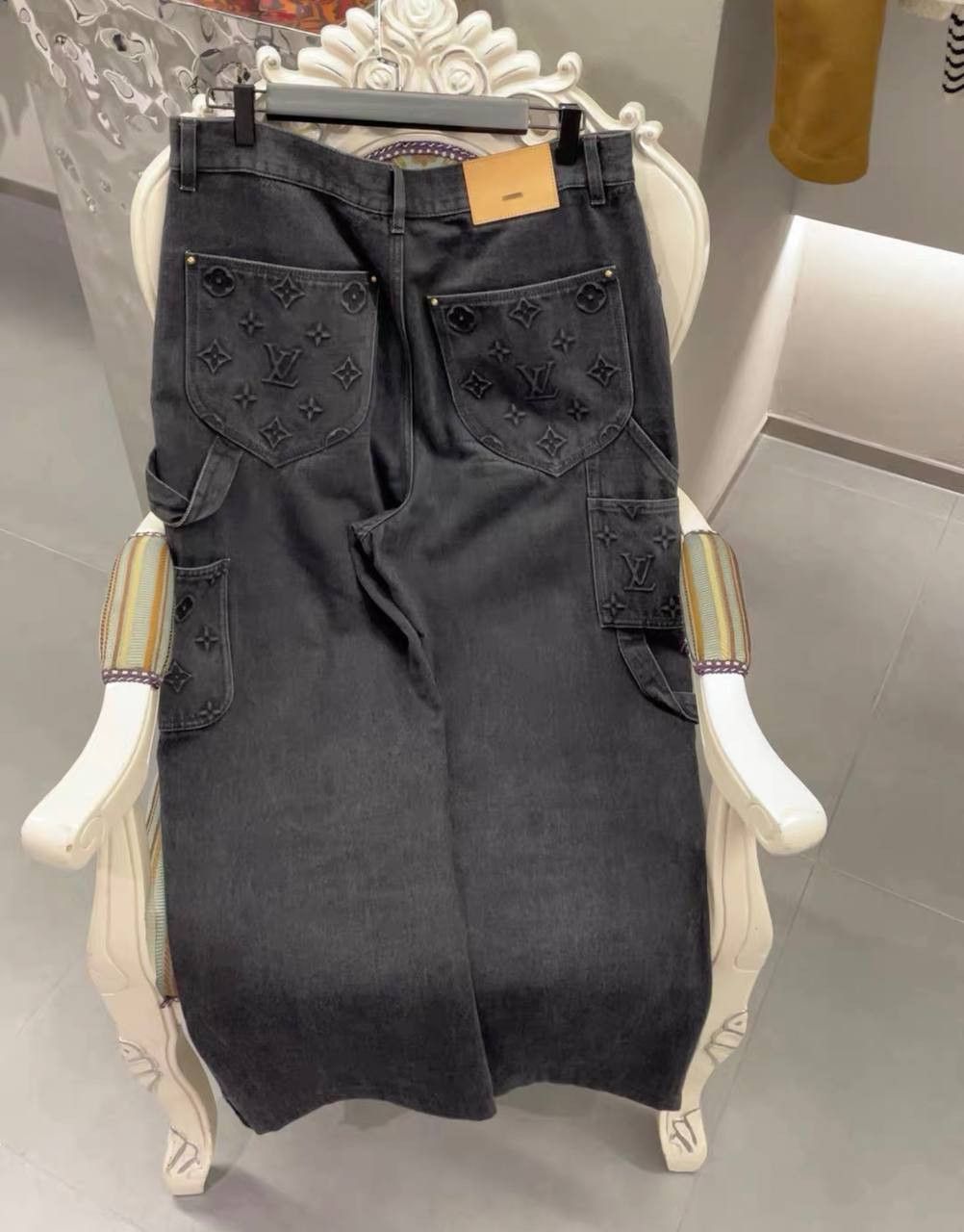 Louis Vuitton Louis Vuitton distressed jeans Size US 33 - 2 Thumbnail
