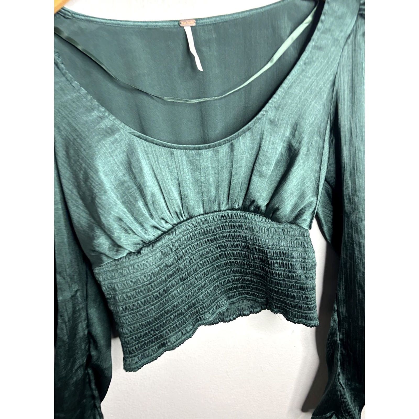 Free People VINTAGE Free People Blouse Womens XS Green Smocked Waist Long Puff Sleeve Cropped Boho Size XS / US 0-2 / IT 36-38 - 2 Thumbnail