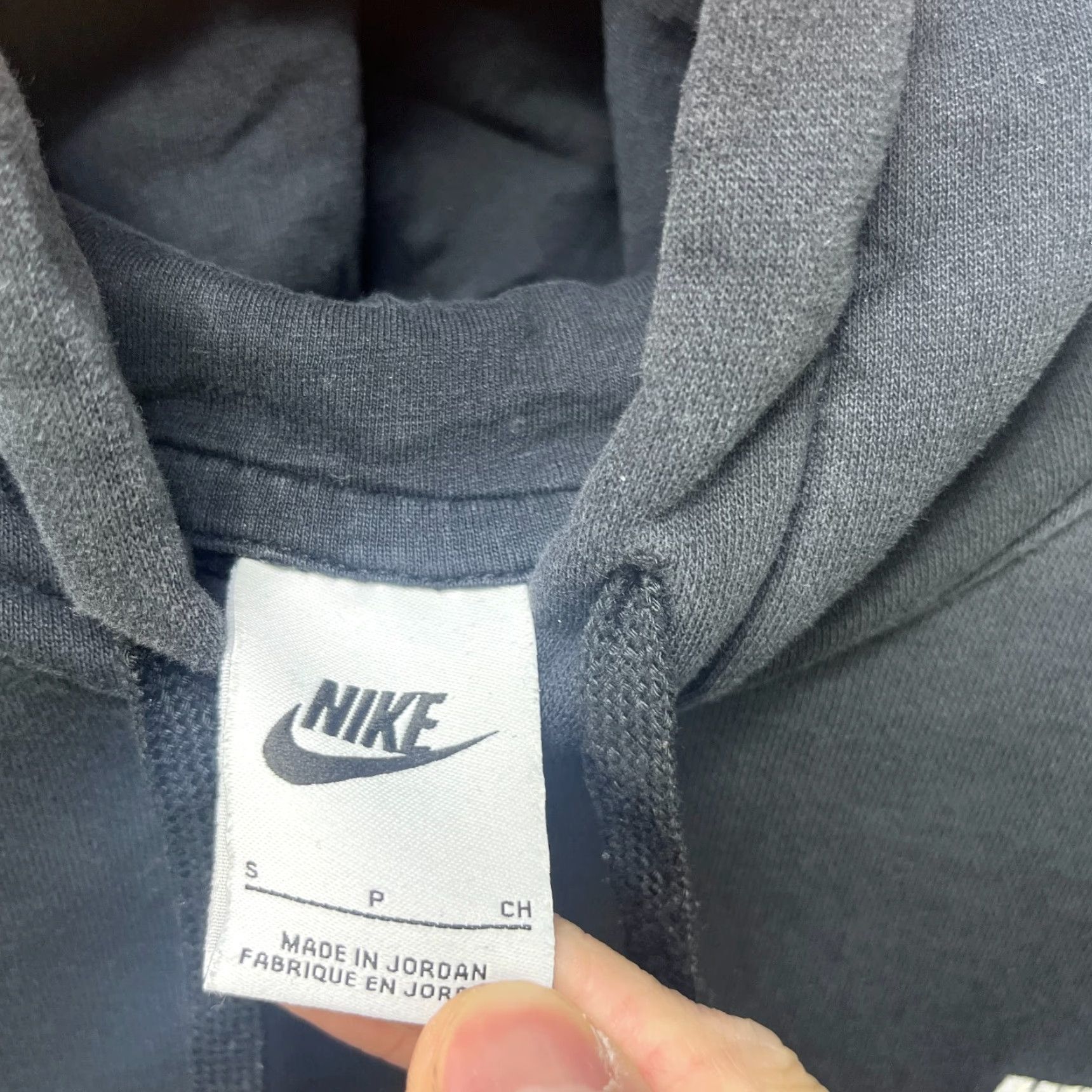 Nike VINTAGE Nike Swoosh Essential Hoodie Shirt Mens S Black Nike Sportswear Pullover Hooded Short Sleeve? Size US S / EU 44-46 / 1 - 4 Thumbnail