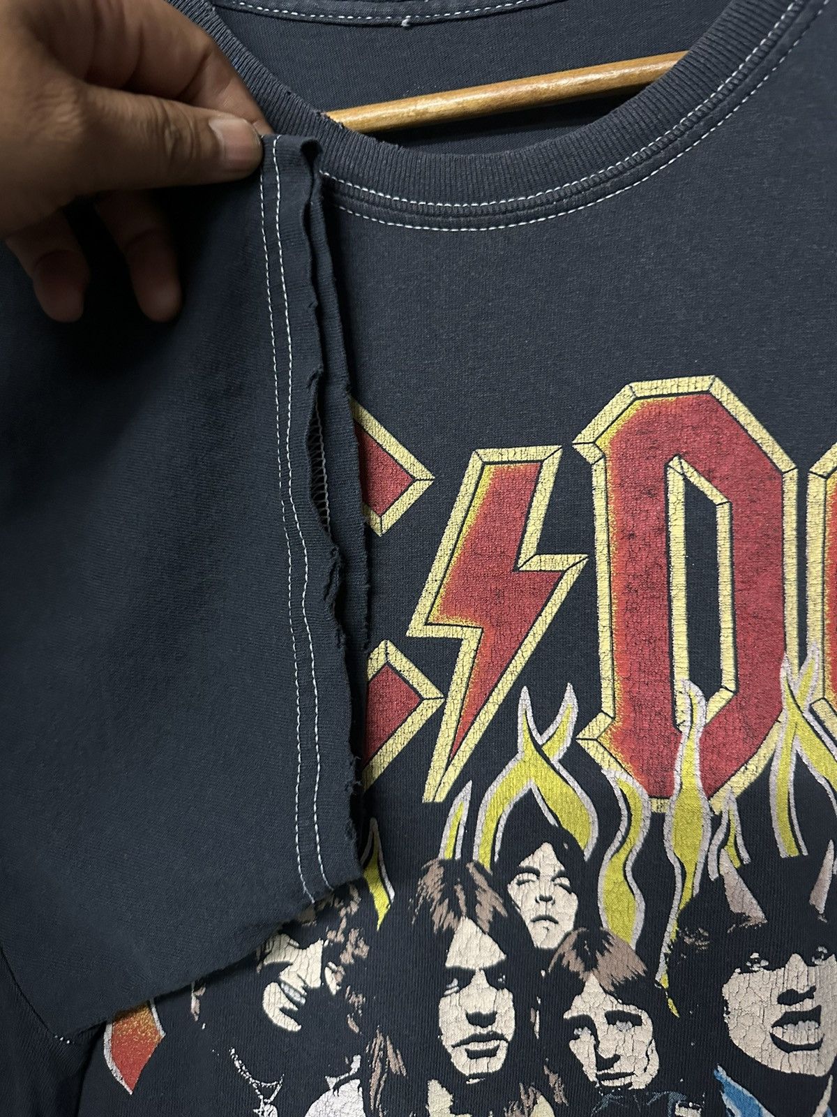Band Tees × Vintage Vintage 1979 ACDC World Tour Long Beach Arena Faded Tee Size US XL / EU 56 / 4 - 8 Thumbnail