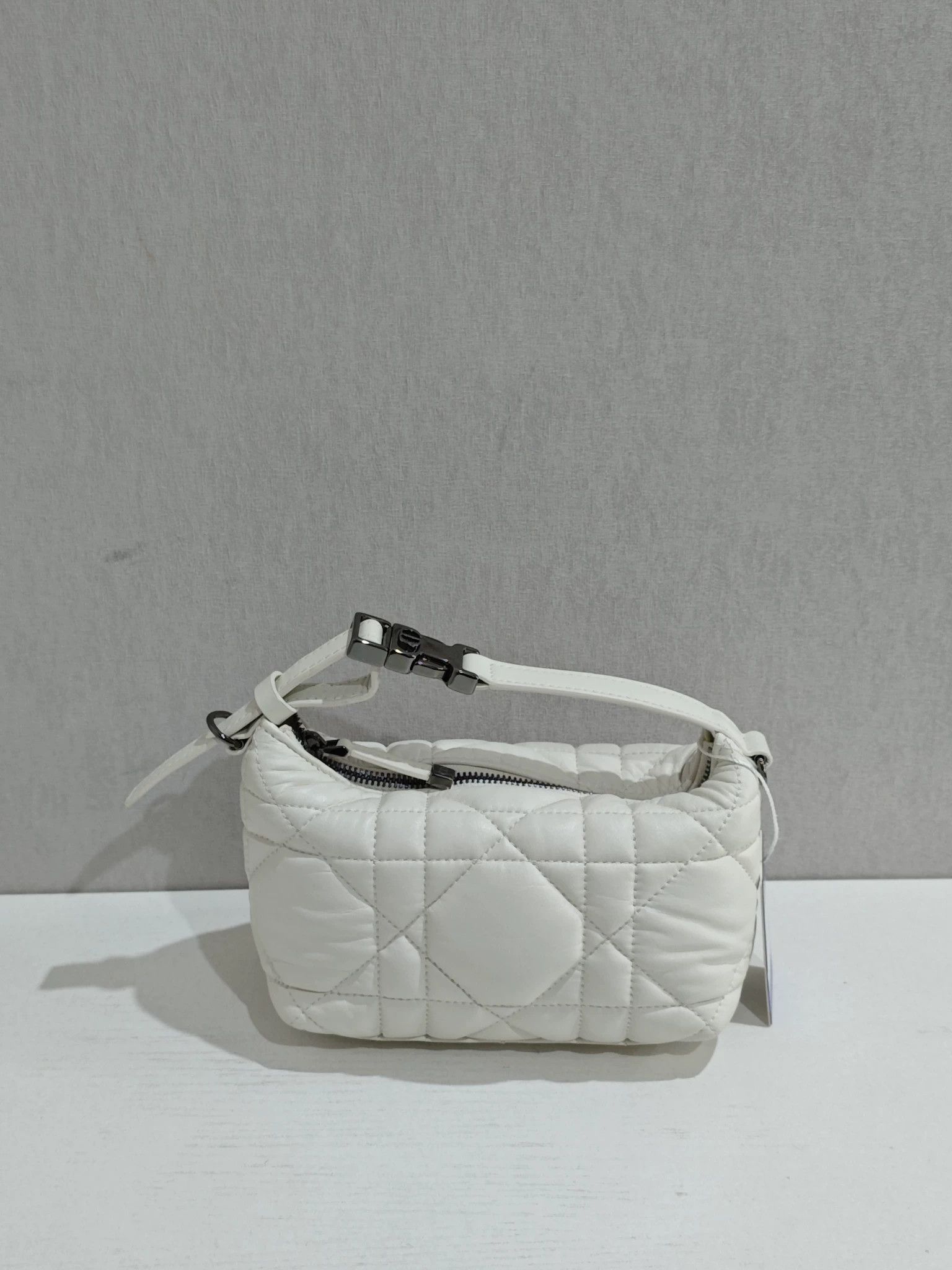 Dior Pre-loved Bag Very good condition Size ONE SIZE - 1 Thumbnail