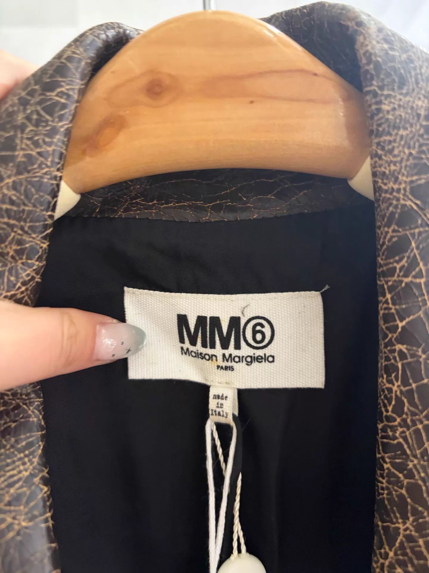 MM6 MM6 cracked jacket deadstock 42 Size M / US 6-8 / IT 42-44 - 3 Thumbnail