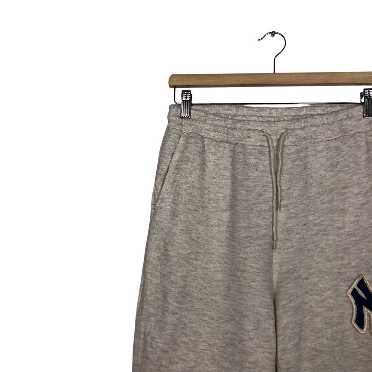 Japanese Brand 📌Vintage Jogger Pants MLB New York Big Logo Size US 26 / EU 42 - 8 Thumbnail