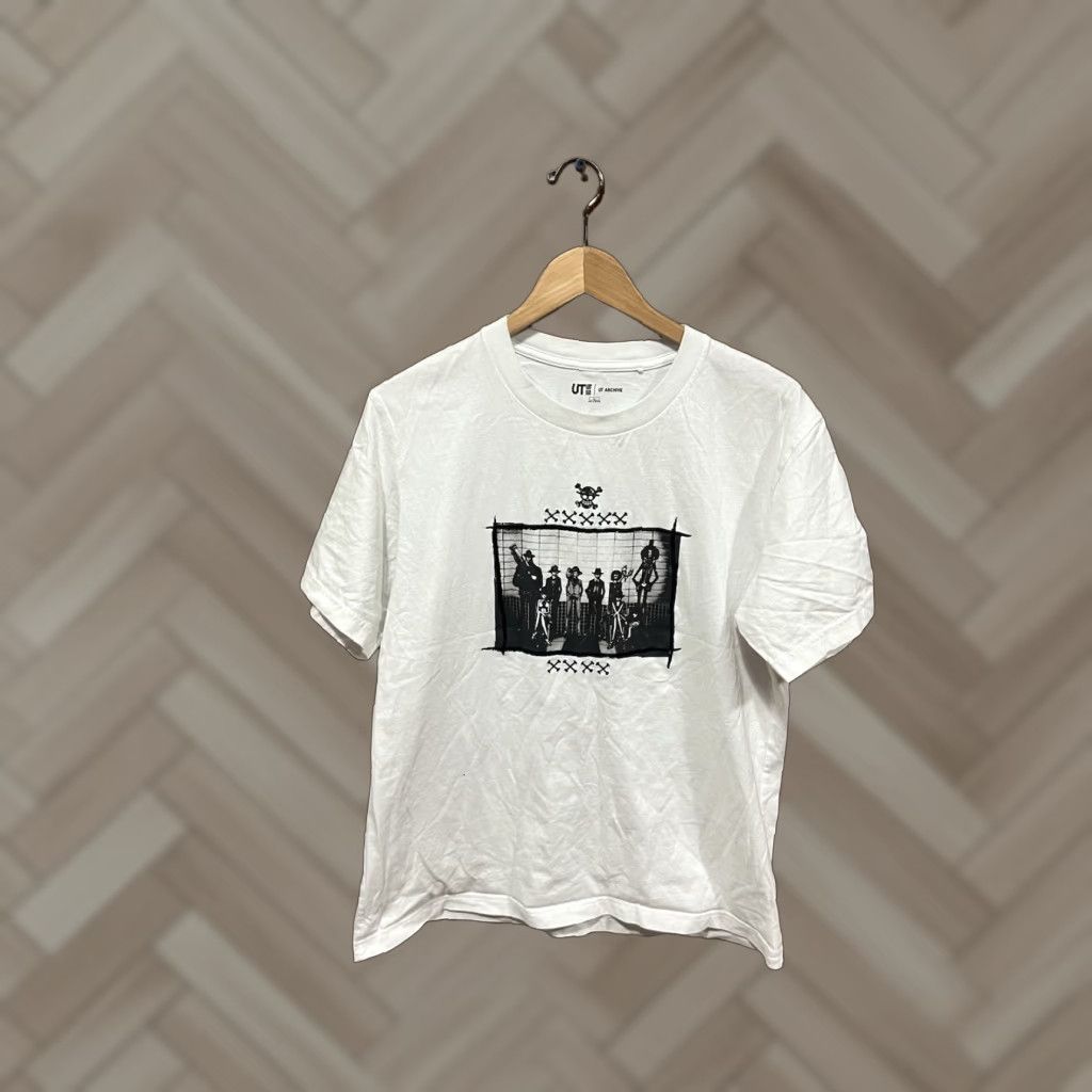 Uniqlo VINTAGE Uniqlo x One Piece Mens White Short Sleeve Graphic T-shirt L Size US L / EU 52-54 / 3 - 1 Thumbnail
