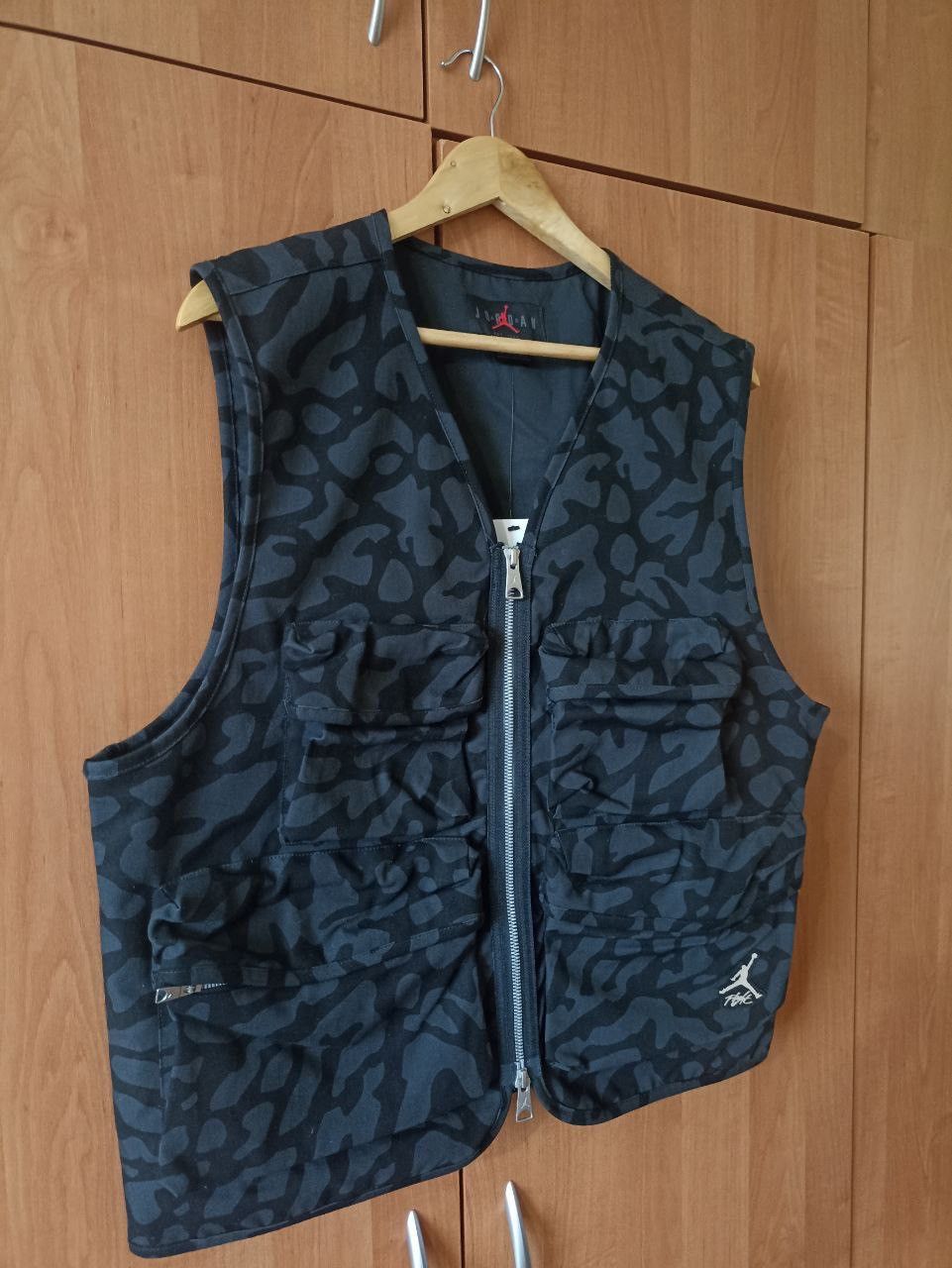 Jordan Brand × Nike Vest Jordan essentials Size US M / EU 48-50 / 2 - 3 Thumbnail