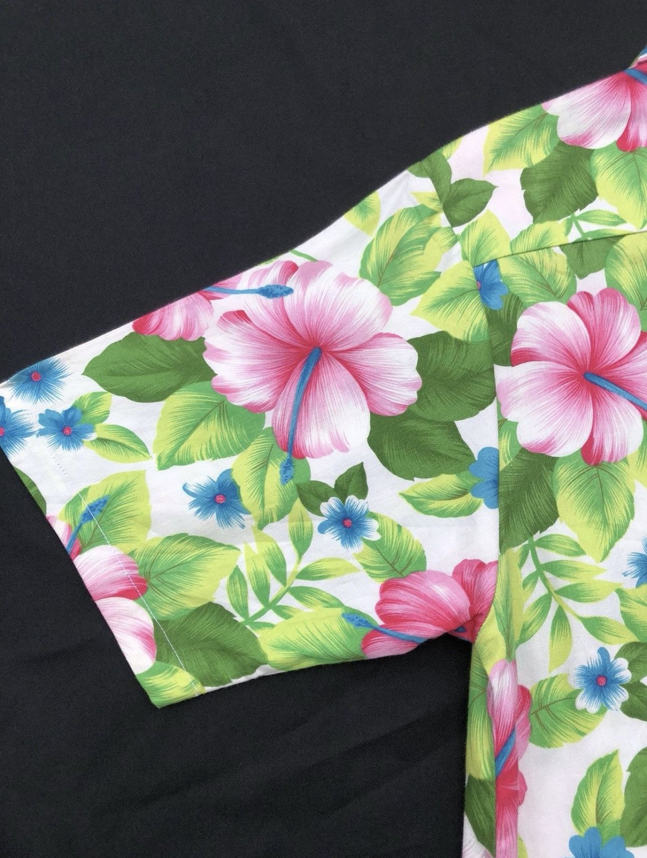 Japanese Brand Vintage 80s Guppy Okinawa Hibiscus Hawaiian Shirt Size US M / EU 48-50 / 2 - 14 Thumbnail