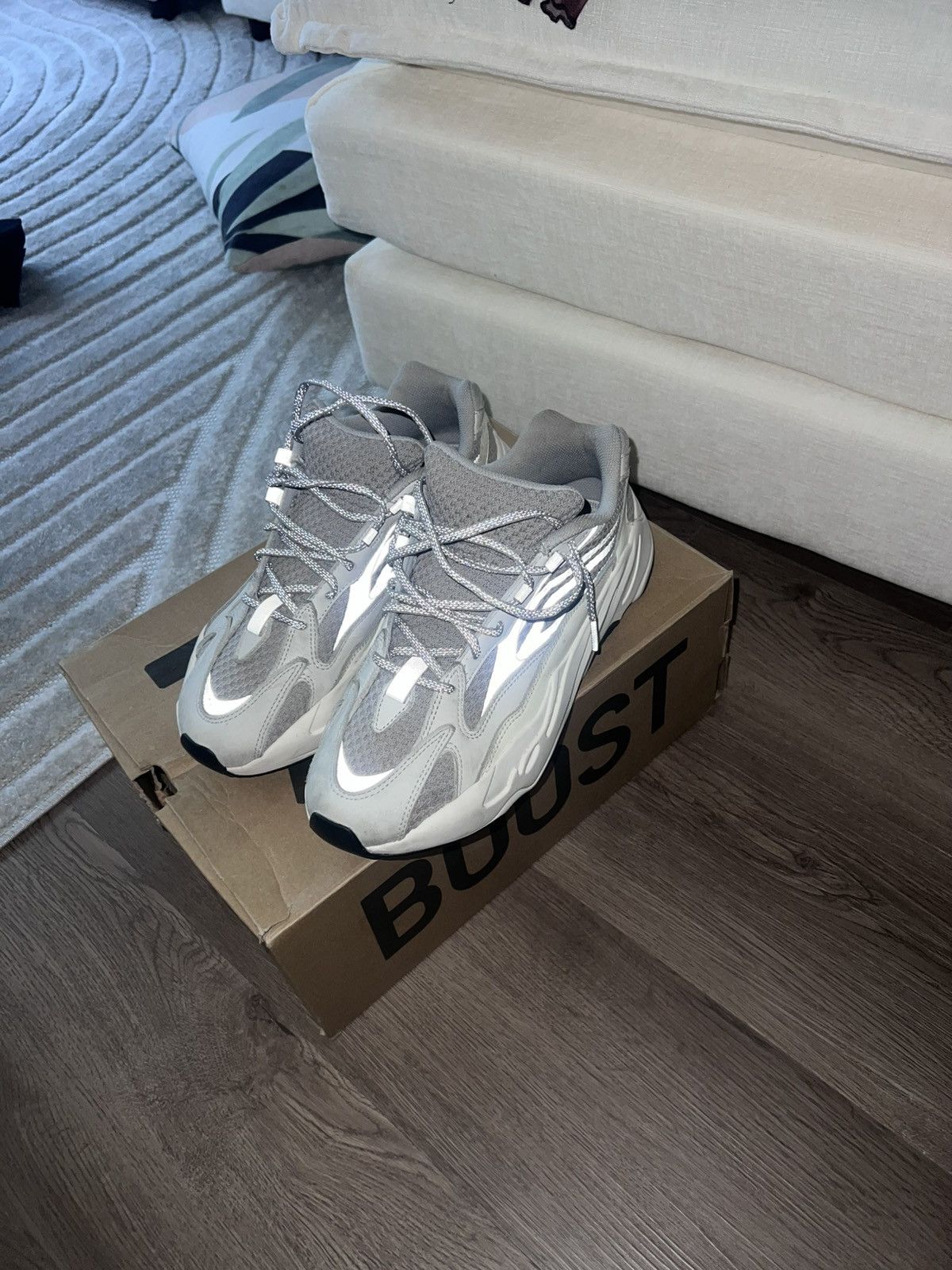 Yeezy Adidas yeezy 700 v2 static size 10 Size US 10 / EU 43 - 2 Thumbnail