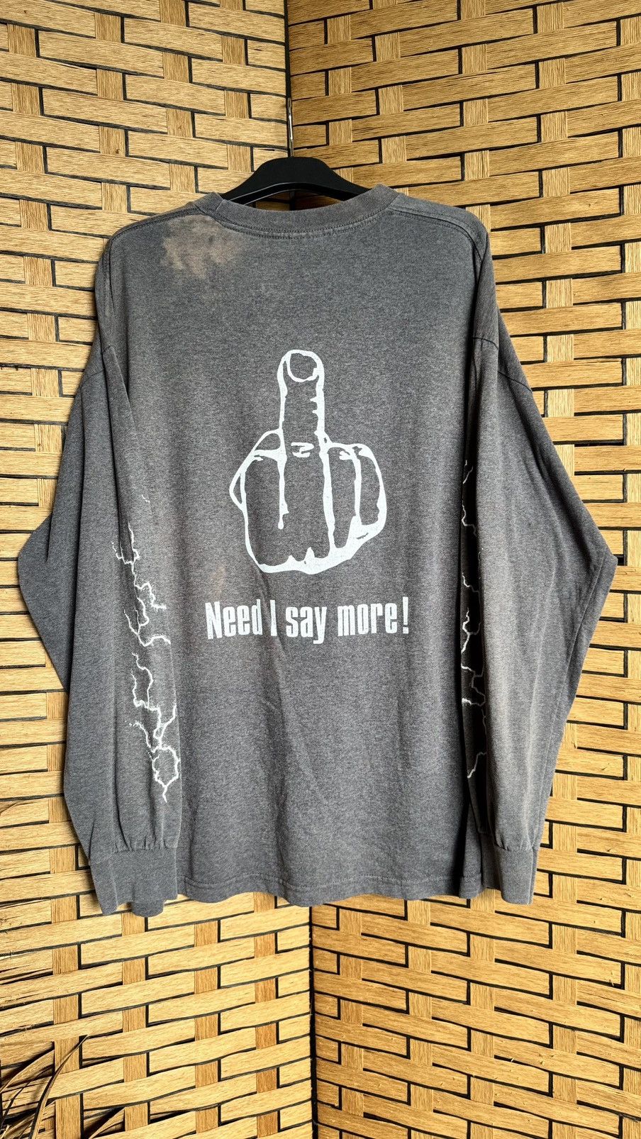 Other Vintage Middle Finger Art Long Sleeve Tshirt Size US L / EU 52-54 / 3 - 1 Thumbnail