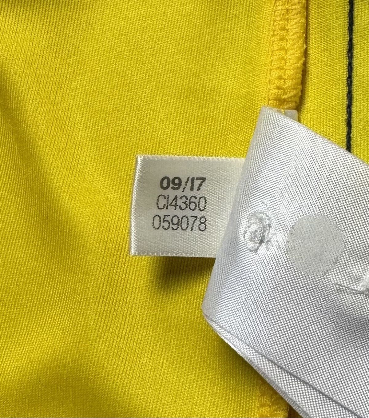 Adidas Fenerbahce 2017 2018 Away Shirt Soccer Jersey Adidas Size US M / EU 48-50 / 2 - 14 Thumbnail