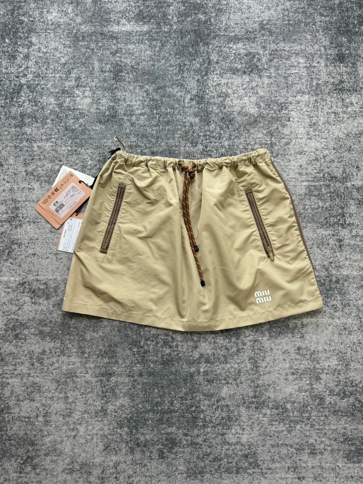 Miu Miu Miu Miu Khaki Nylon Half Skirt Size 38" / US 16 / IT 52 - 1 Thumbnail