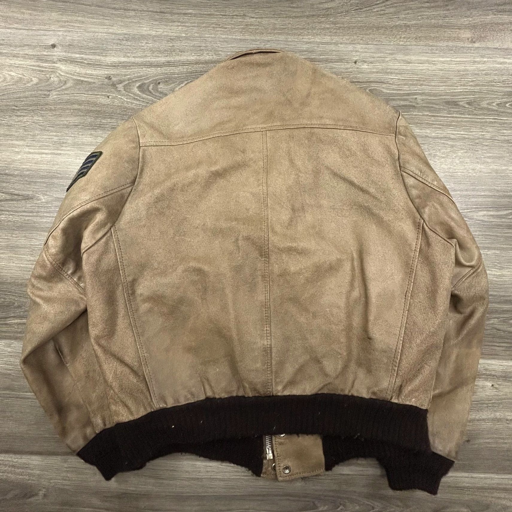 Vintage VINTAGE 39 AIRDROME A-2 Bomber Jacket Mens 44 Regular Brown Leather Flight USAF Patches 70s Size US S / EU 44-46 / 1 - 2 Thumbnail