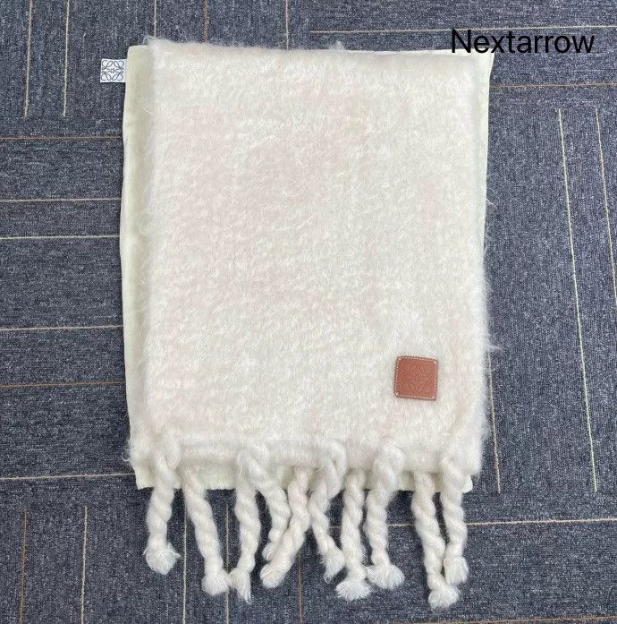 Loewe Loewe White Sea Fur Brand Scarf 2412-Nextarrow Size ONE SIZE - 1 Thumbnail