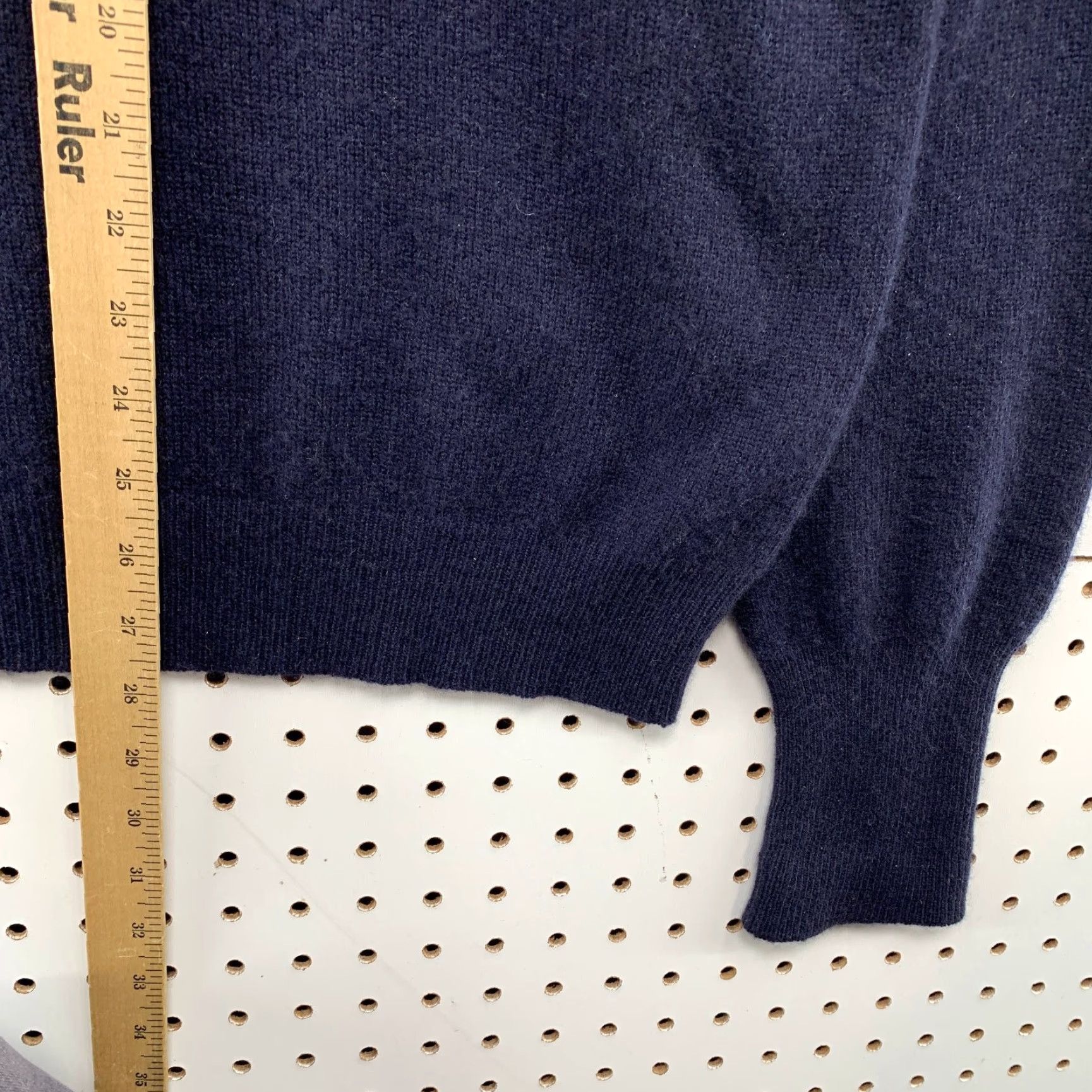 Vintage VINTAGE Northbriar Sweater Mens Large 100% Cashmere Navy Blue V-Neck Pullover Knit Winter Casual Mens Size US L / EU 52-54 / 3 - 7 Thumbnail