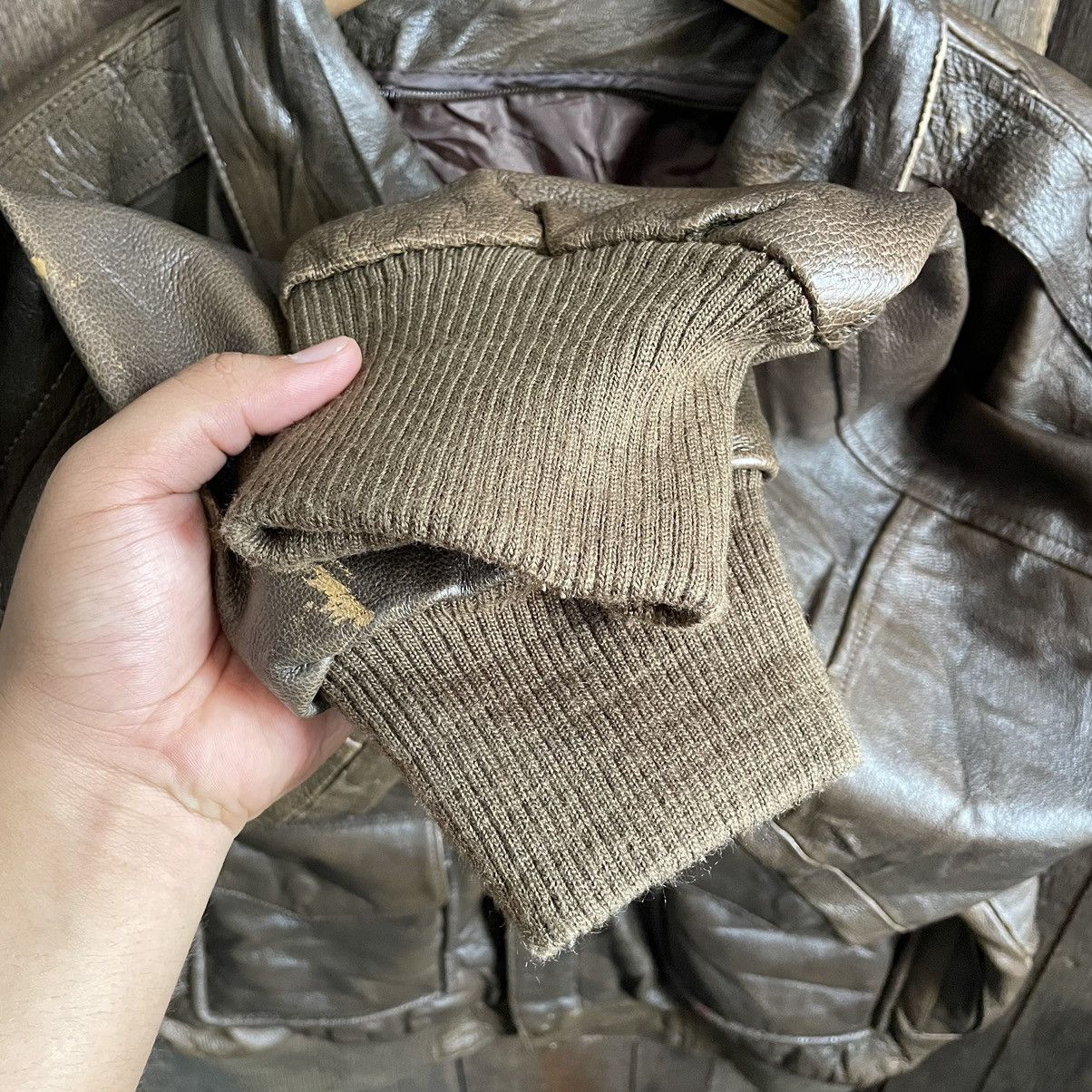 Vintage Vintage Leather Bomber Jacket Size US XL / EU 56 / 4 - 4 Thumbnail