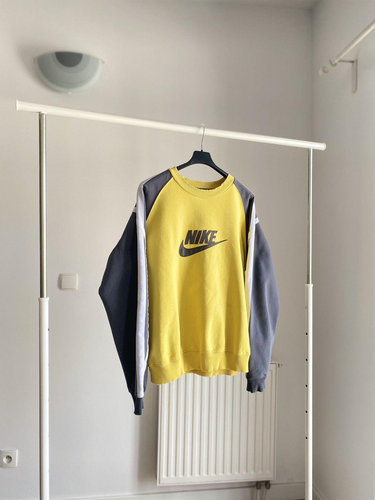 Nike Vintage Y2K Nike Sweatshirt Size US L / EU 52-54 / 3 - 3 Thumbnail
