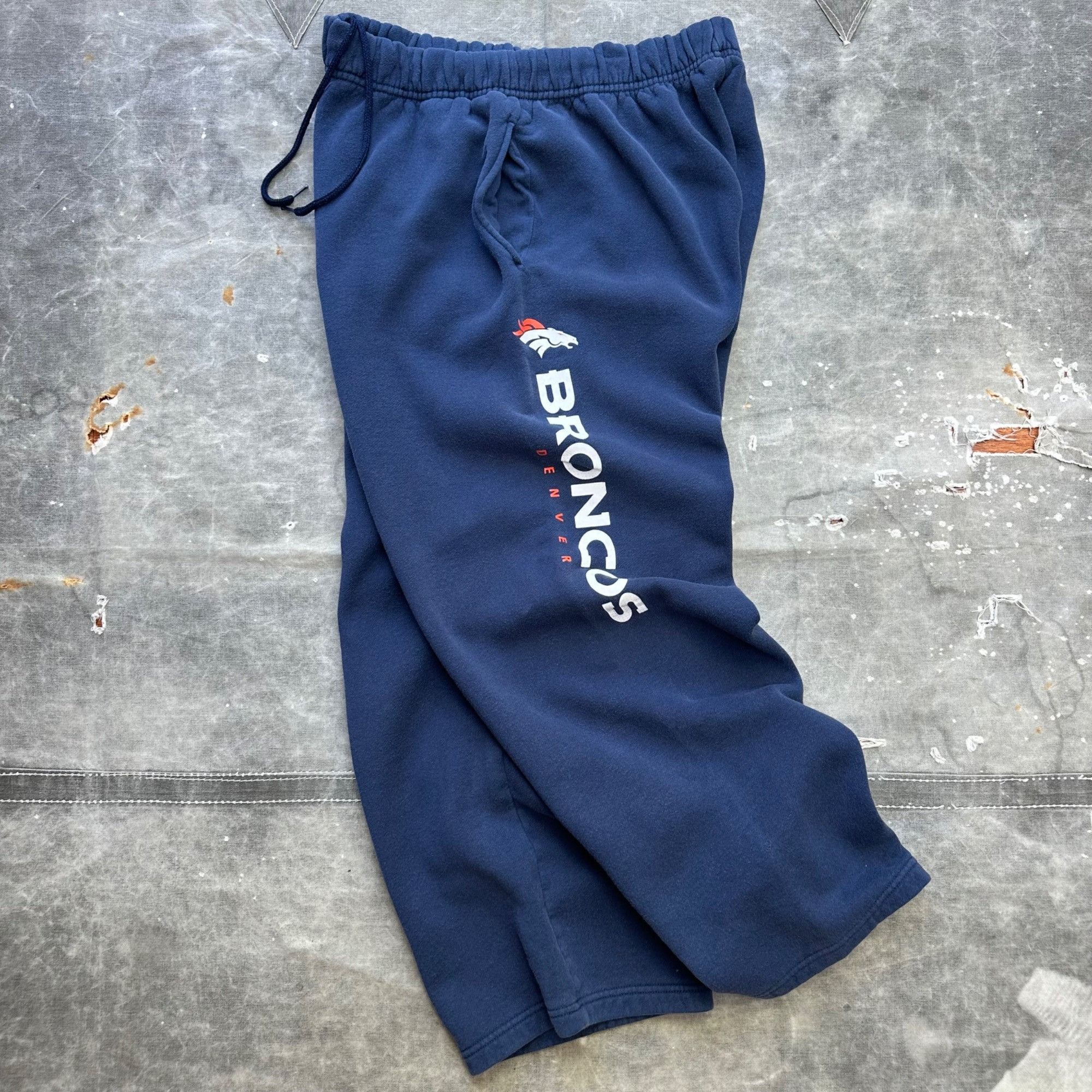 Vintage Vintage Majestic Denver Broncos Baggy Sweatpants Size US 34 / EU 50 - 2 Thumbnail