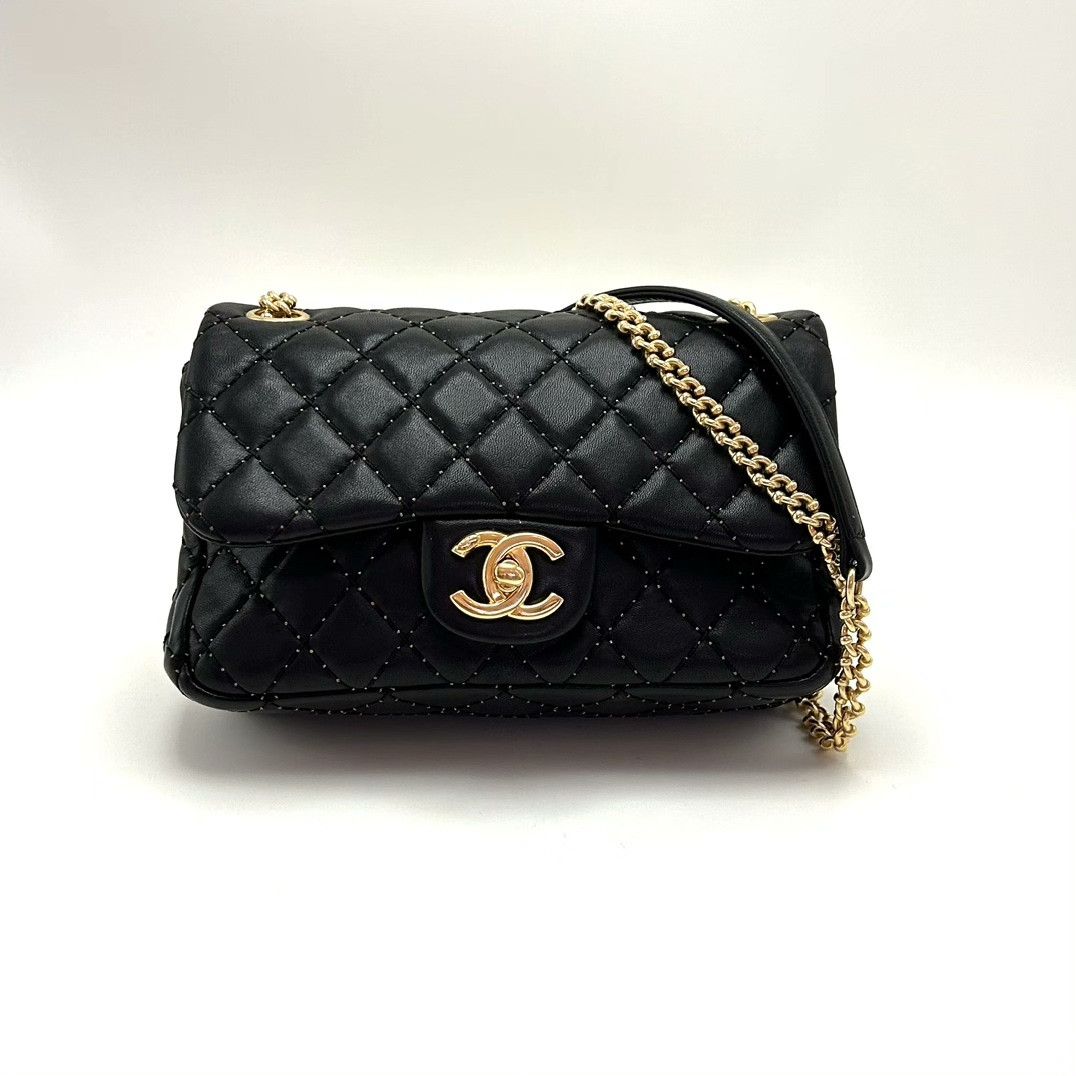Chanel Pre-loved Bag Very good condition Size ONE SIZE - 1 Thumbnail