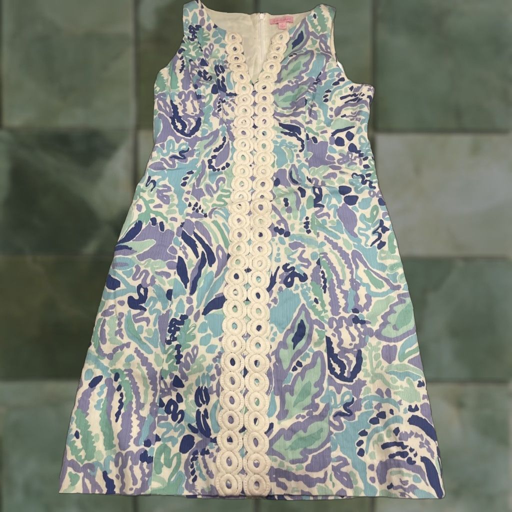 Lilly Pulitzer Lilly Pulitzer Dress Womens Size 2 Sleeveless V-Neck Lace Front Sheath Beachwear Floral Lilly's Lilac Nice Ink 2 Size XS / US 0-2 / IT 36-38 - 1 Thumbnail