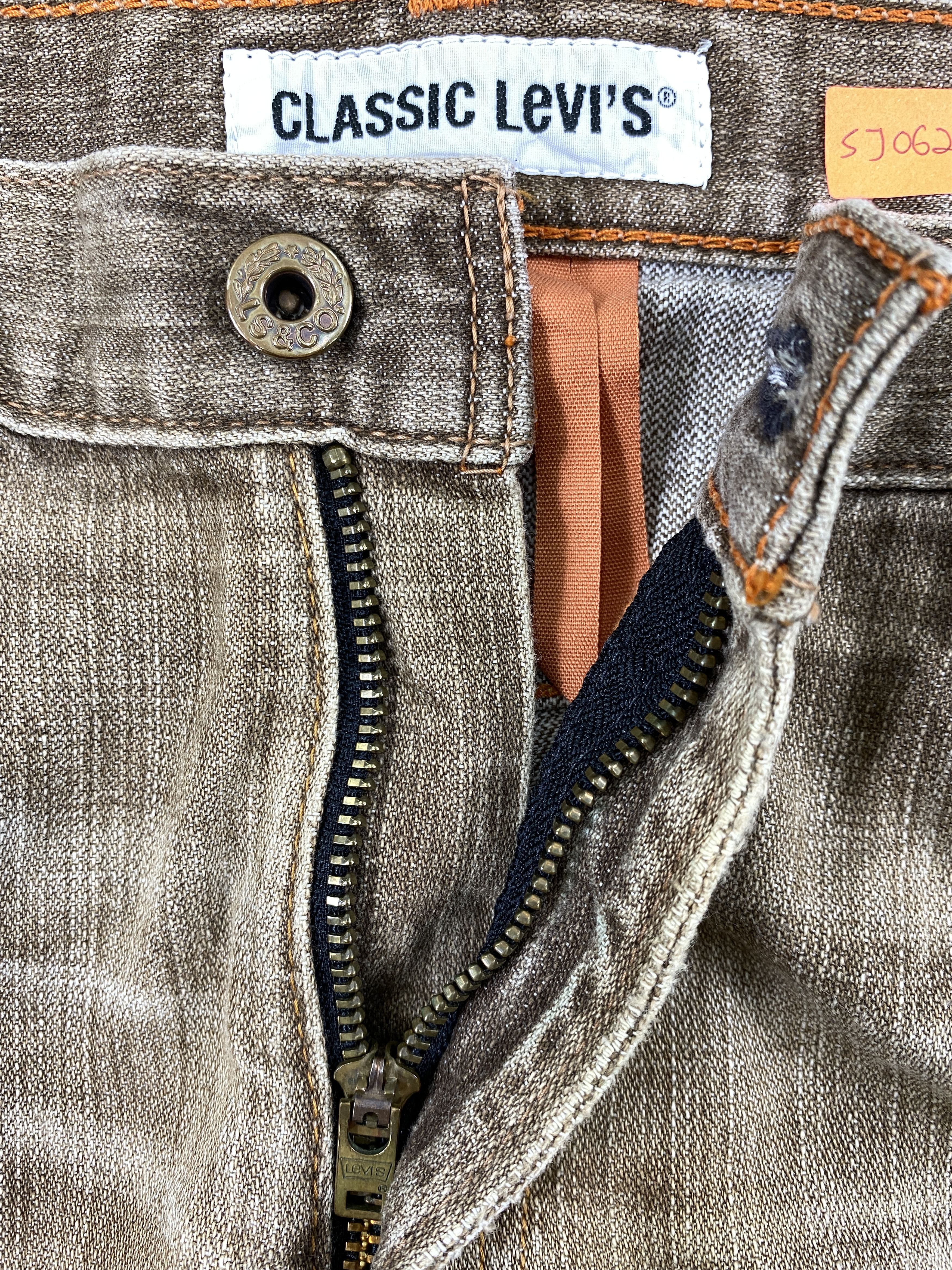 Levi's Distressed Brown Levi's 502 Jeans 35x29.5 Denim -SJ062 Size US 33 - 6 Thumbnail