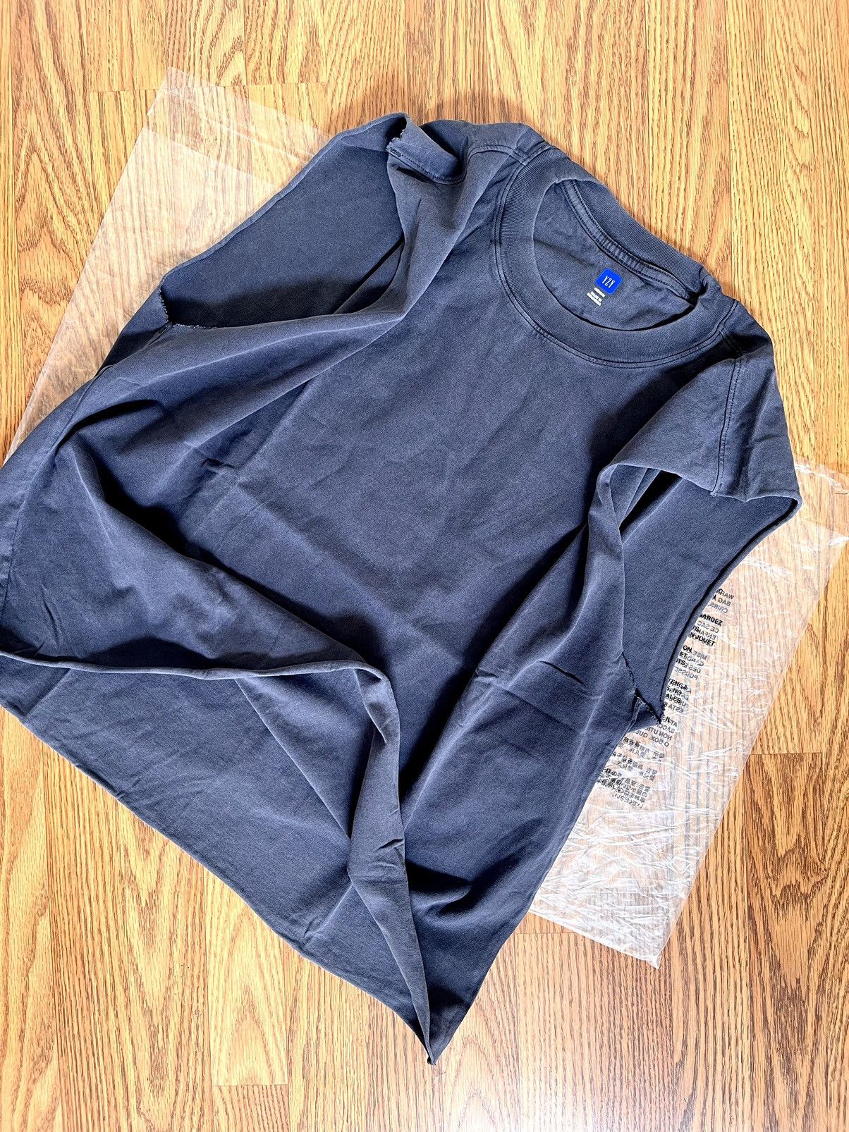 Kanye West YZY GAP CROPPED TEE — SZ M POETIC BLACK YEEZY 🤍🌫️ READY TO SHIP Size US M / EU 48-50 / 2 - 1 Thumbnail