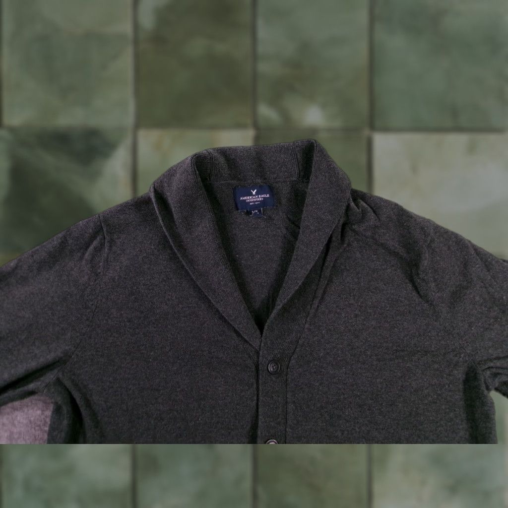 American Eagle Outfitters American Eagle Outfitters Cardigan Mens L Gray Shawl Collar Button Pockets Knit Style Cardigan Casual Crew Neck Size US L / EU 52-54 / 3 - 1 Thumbnail