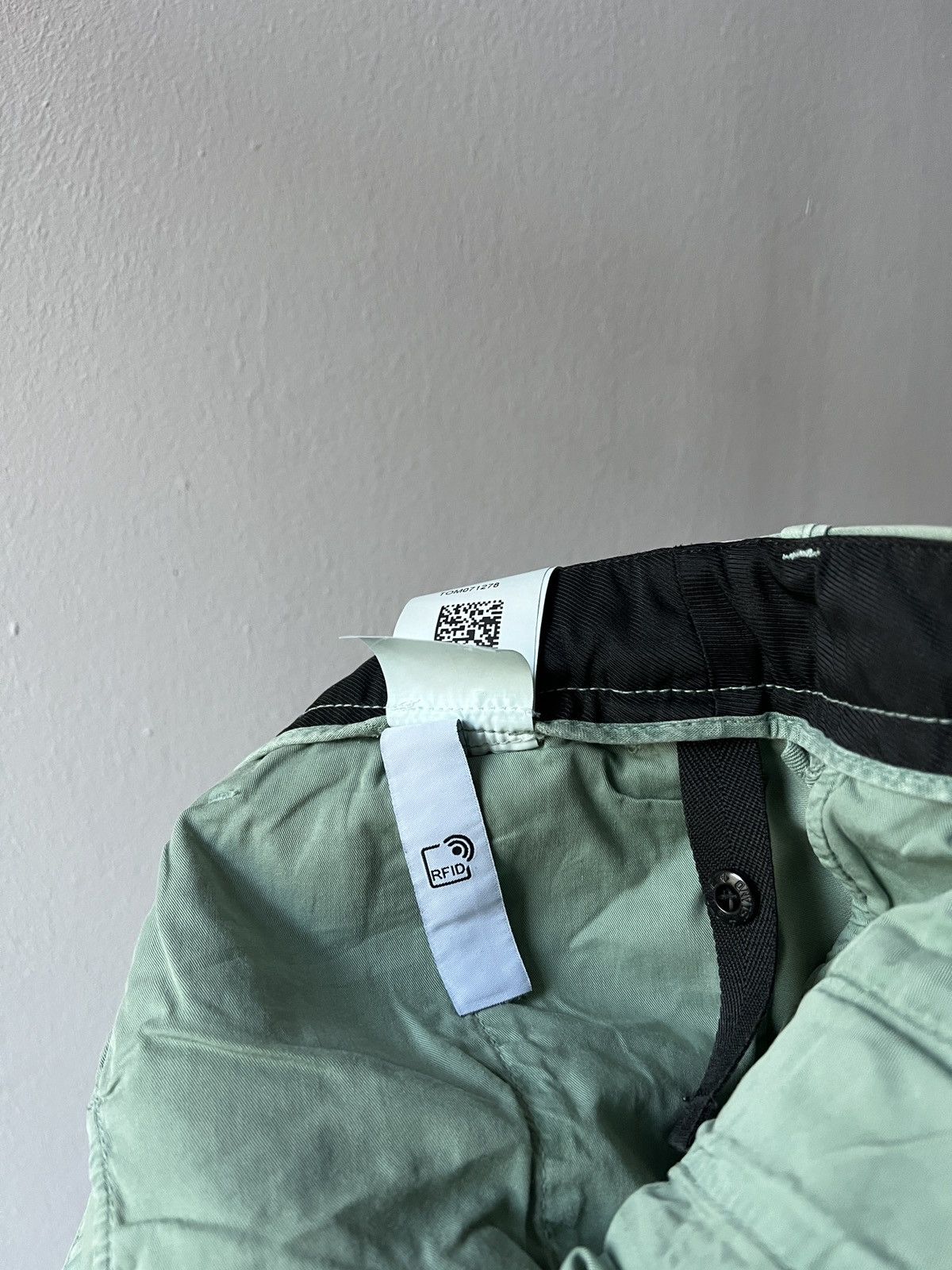 Stone Island Stone Island SL Blue Fade Out Cargo Pants Joggers Size US 30 / EU 46 - 16 Thumbnail