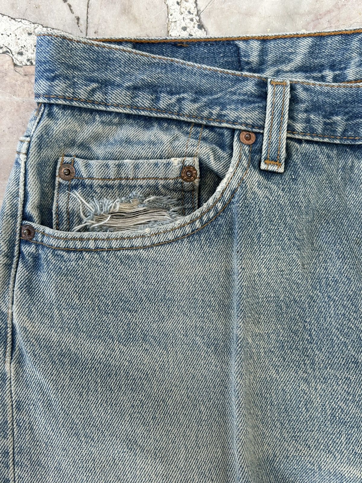 Levi's Levis 501 Vintage Ripped Jeans USA Size US 32 / EU 48 - 5 Thumbnail