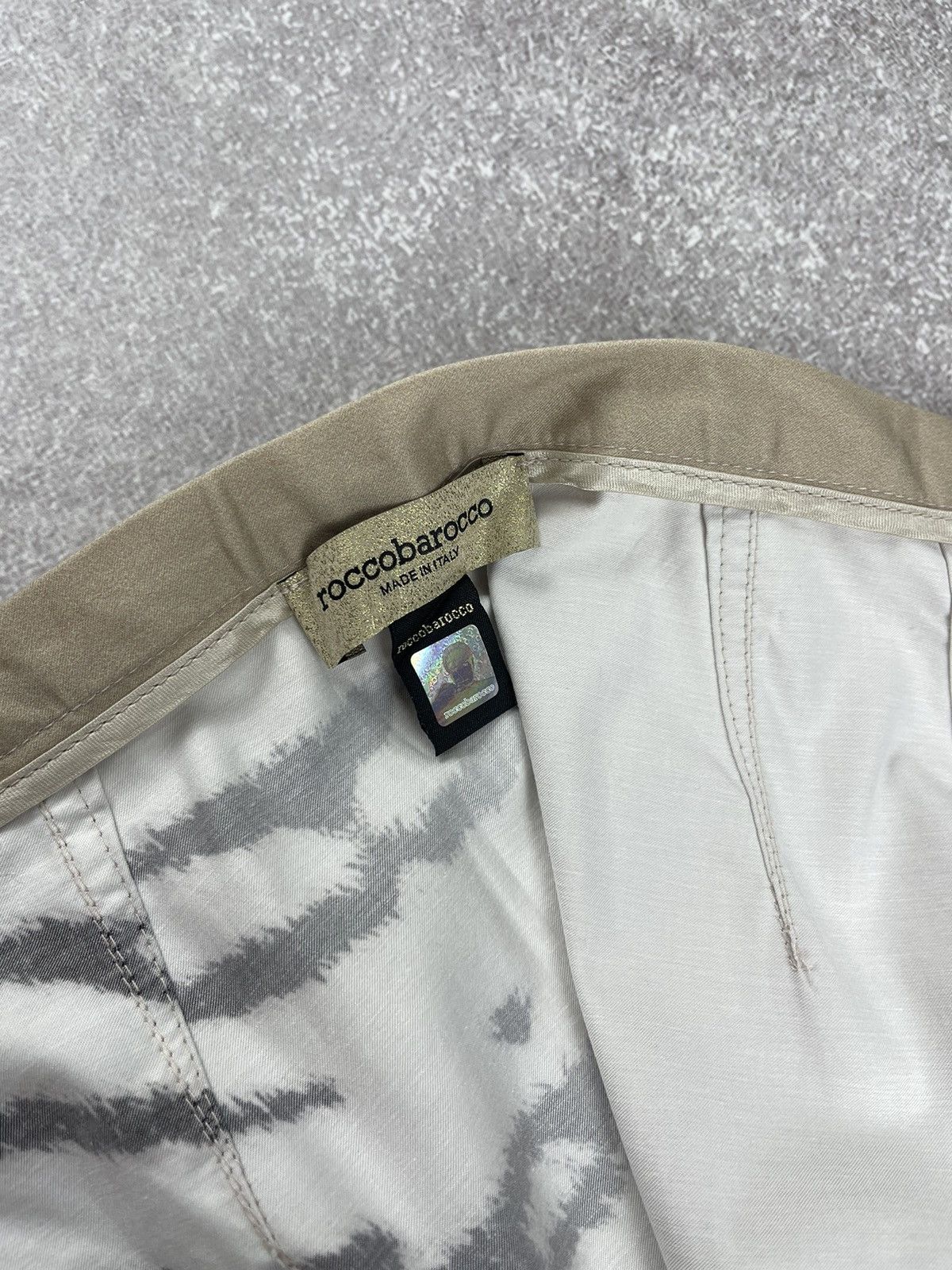 Designer Vintage Roccobarocco Leopard Print Skirt Size I 44 Size 30" / US 8 / IT 44 - 8 Thumbnail