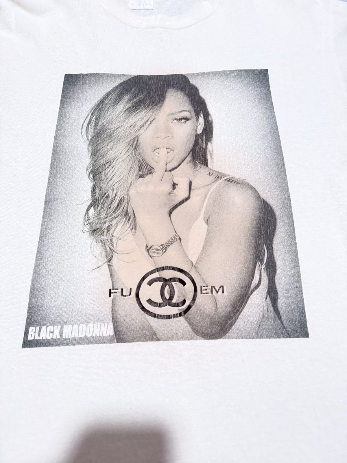 Band Tees Black Madonna photo print Size US M / EU 48-50 / 2 - 5 Thumbnail
