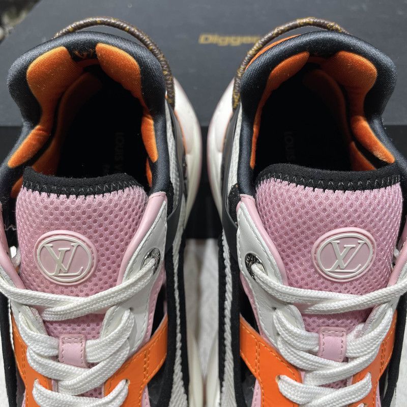 Louis Vuitton Louis Vuitton Run 55 Casual Sneakers for Women -2505 Size US 6 / IT 36 - 7 Thumbnail