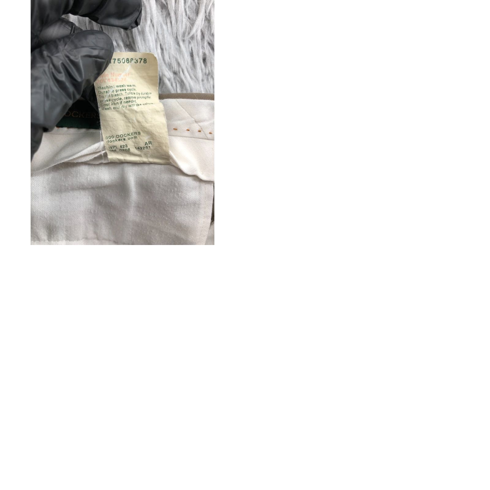 Dockers Dockers Casual Khaki Pants Mens Size 36x34 Beige Stretch Relaxed Hook Ey 5-Pocket Flat Front City Style Size US 36 / EU 52 - 9 Thumbnail