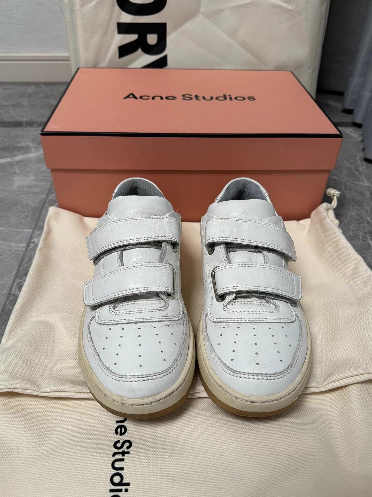 Acne Studios Acne Studios White Velcro Sneakers K6 Size US 5 / IT 35 - 2 Thumbnail