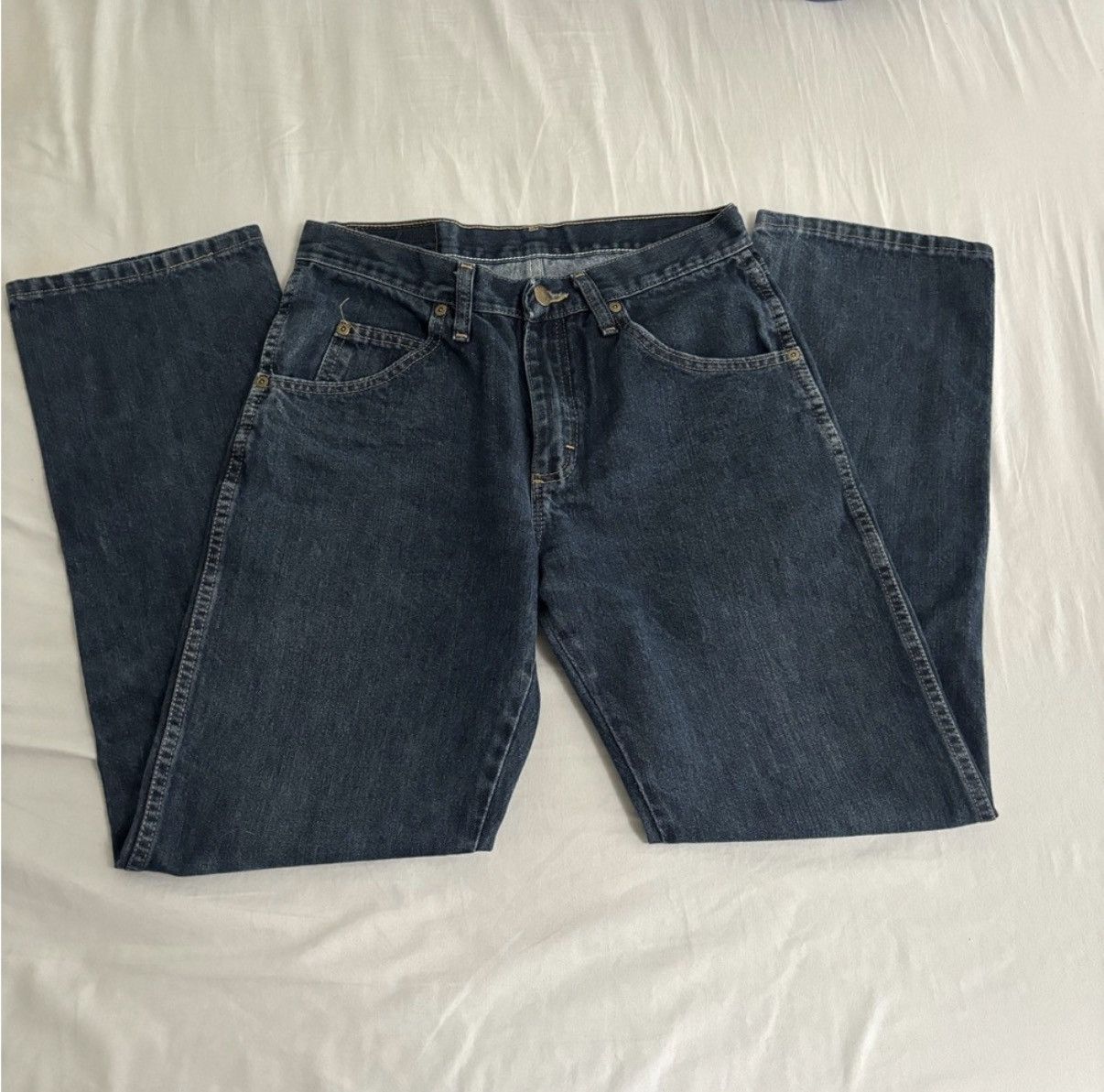 Wrangler Wrangler dark wash jeans Size US 30 / EU 46 - 2 Thumbnail