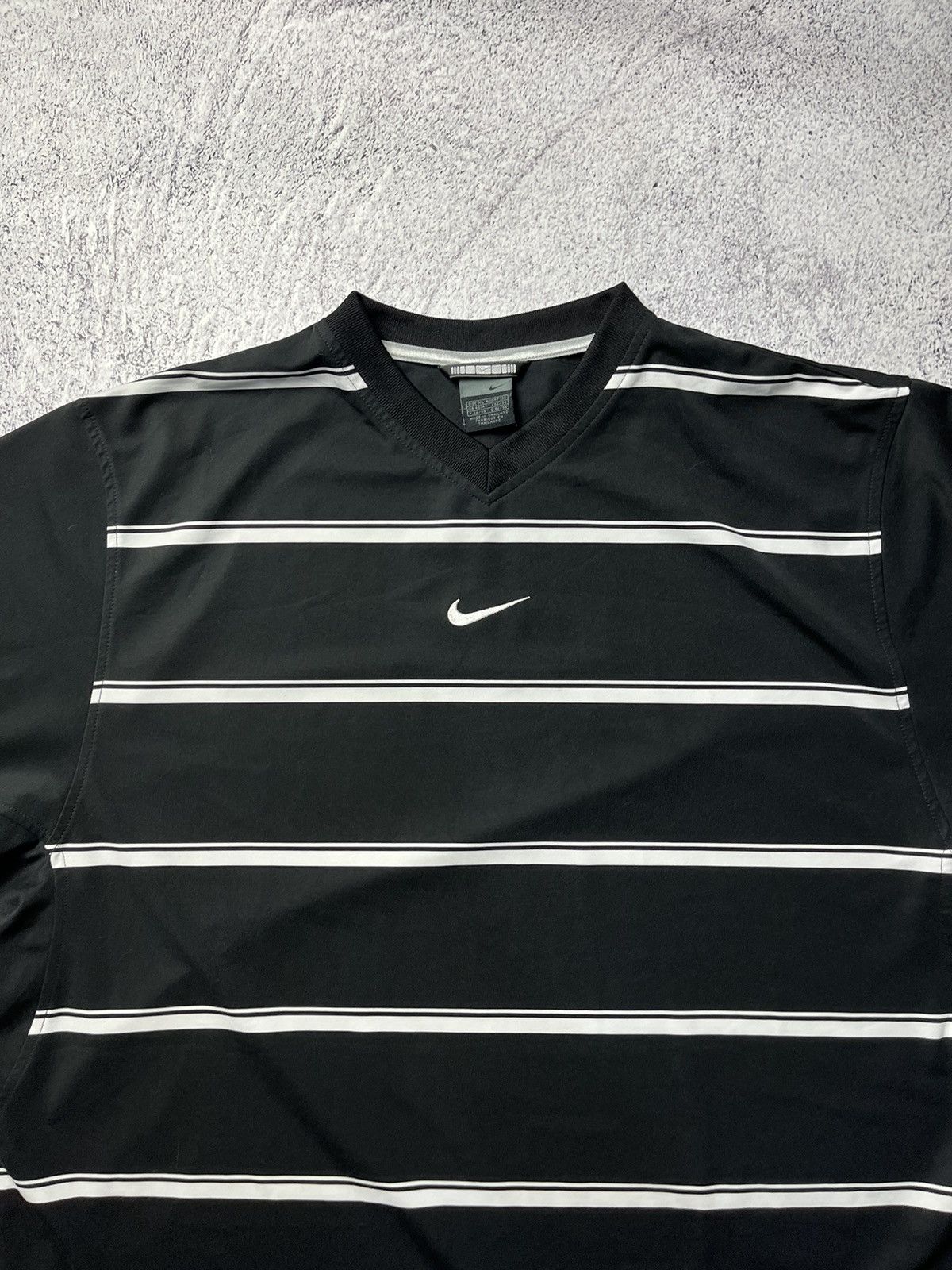 Nike Mens Vintage Nike T-Shirt centre swoosh Rare Size US XL / EU 56 / 4 - 7 Thumbnail