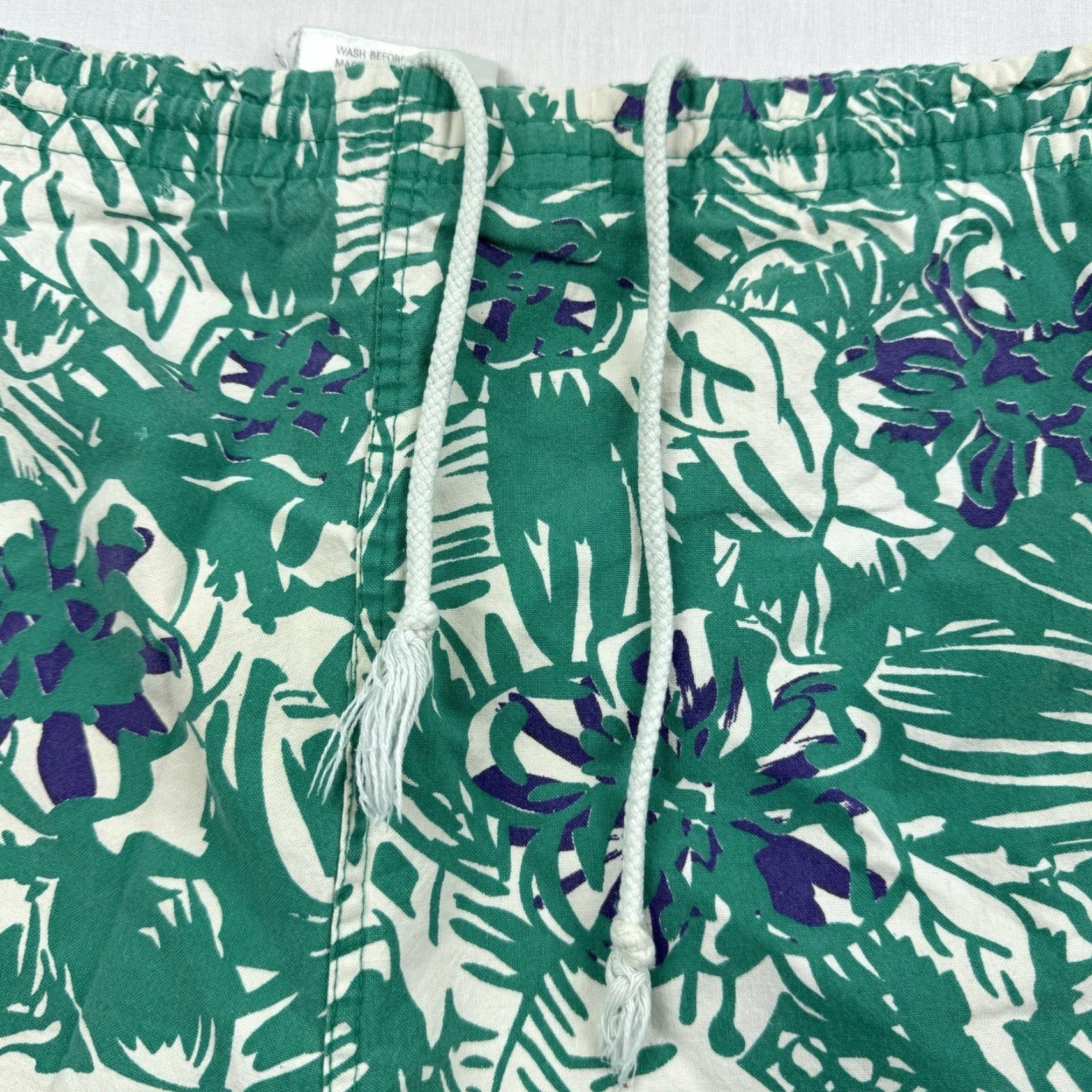 Vintage VINTAGE High Tide Swimwear Men’s Swim Trunks Adult Large Green Floral Beach Shorts 90s Size US 33 - 2 Thumbnail