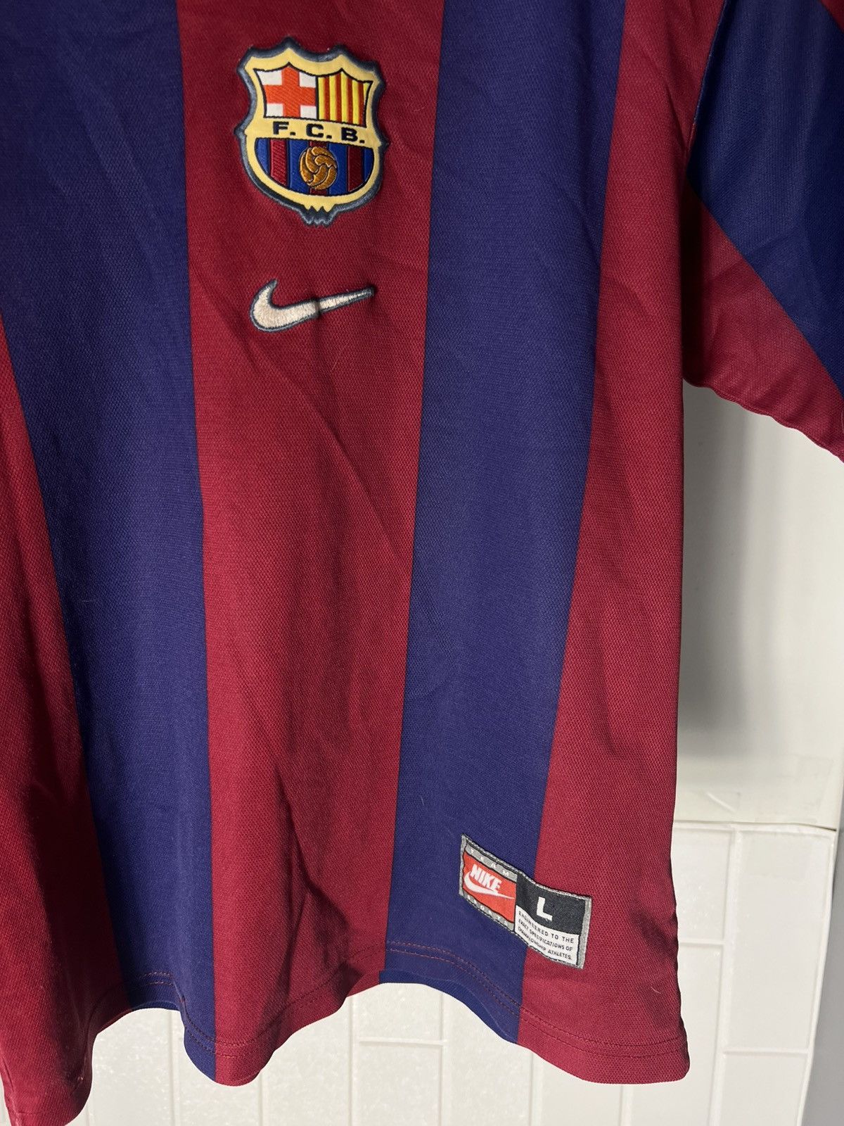 Nike VINTAGE NIKE FC BARCELONA SPAIN SOCCER JERSEY RETRO Y2K 90s Size US XS / EU 42 / 0 - 9 Thumbnail