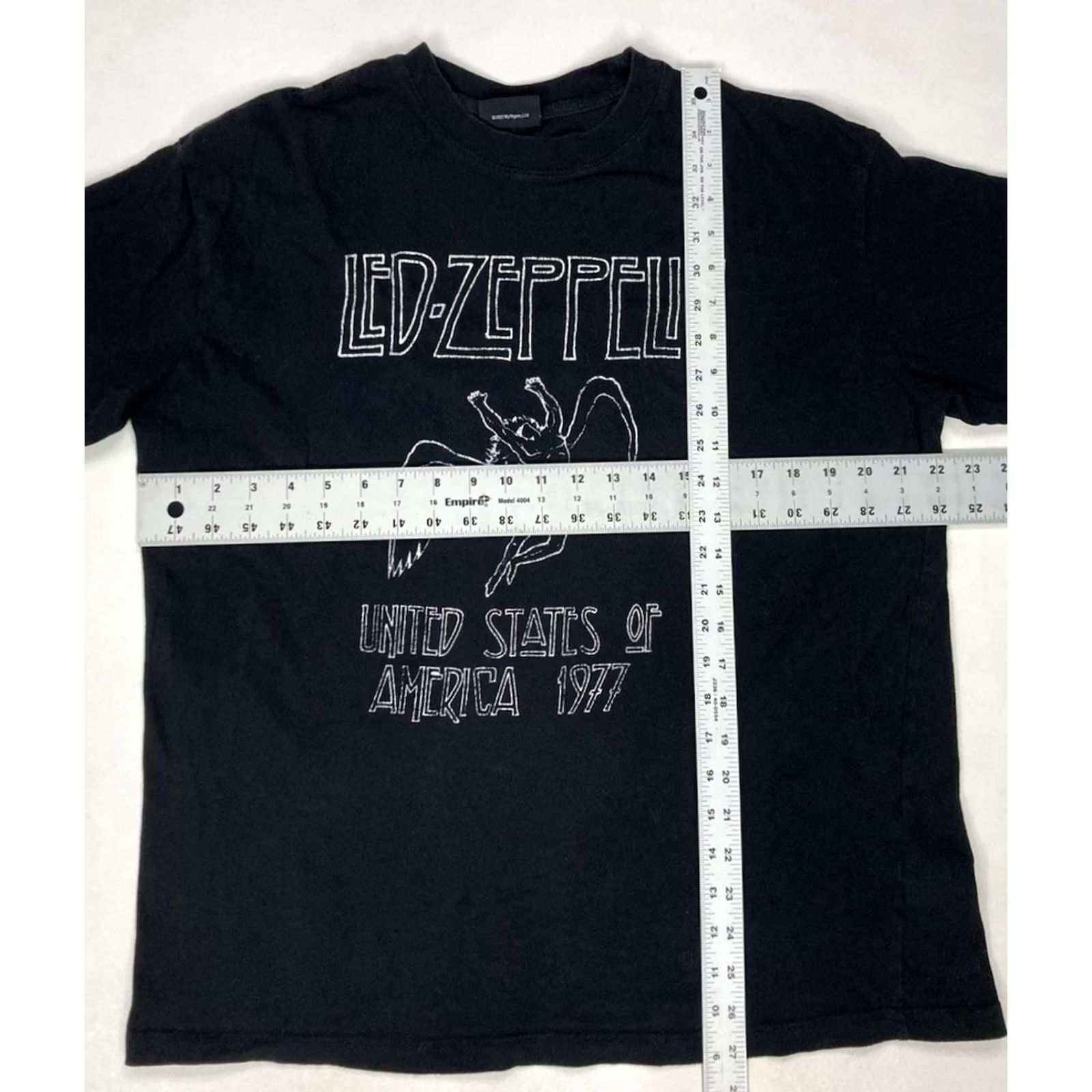 Vintage VINTAGE Led Zeppelin United States Of America 1977 Graphic T-shirt Men Medium Oversized Black Cotton Logo Print Retro Music Shirt Mens Size US M / EU 48-50 / 2 - 6 Thumbnail