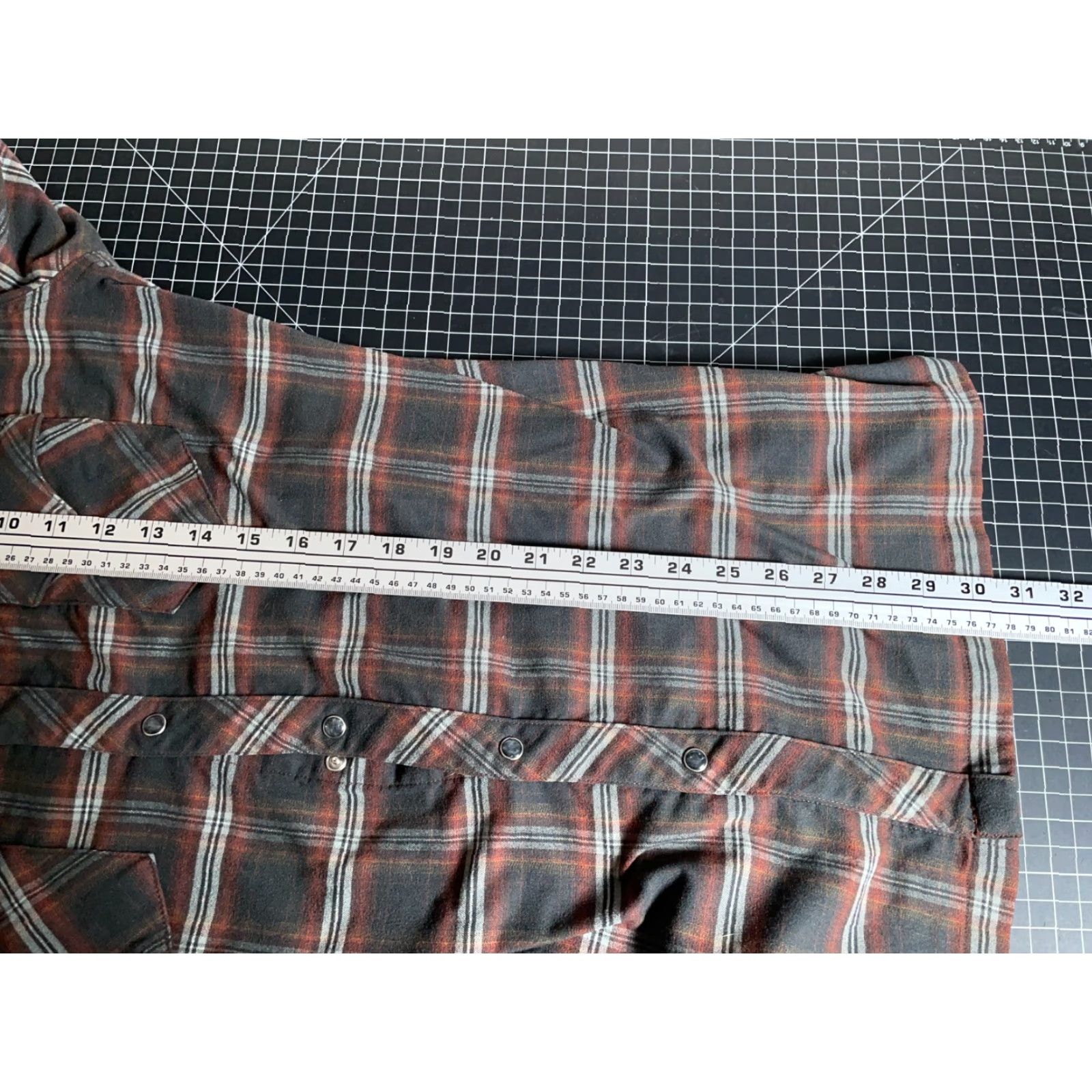 Vintage Kuhl Shirt Western Flannel Men’s Large Black Red Plaid Pearl Snap Lightweight Button-Up Size US L / EU 52-54 / 3 - 6 Thumbnail