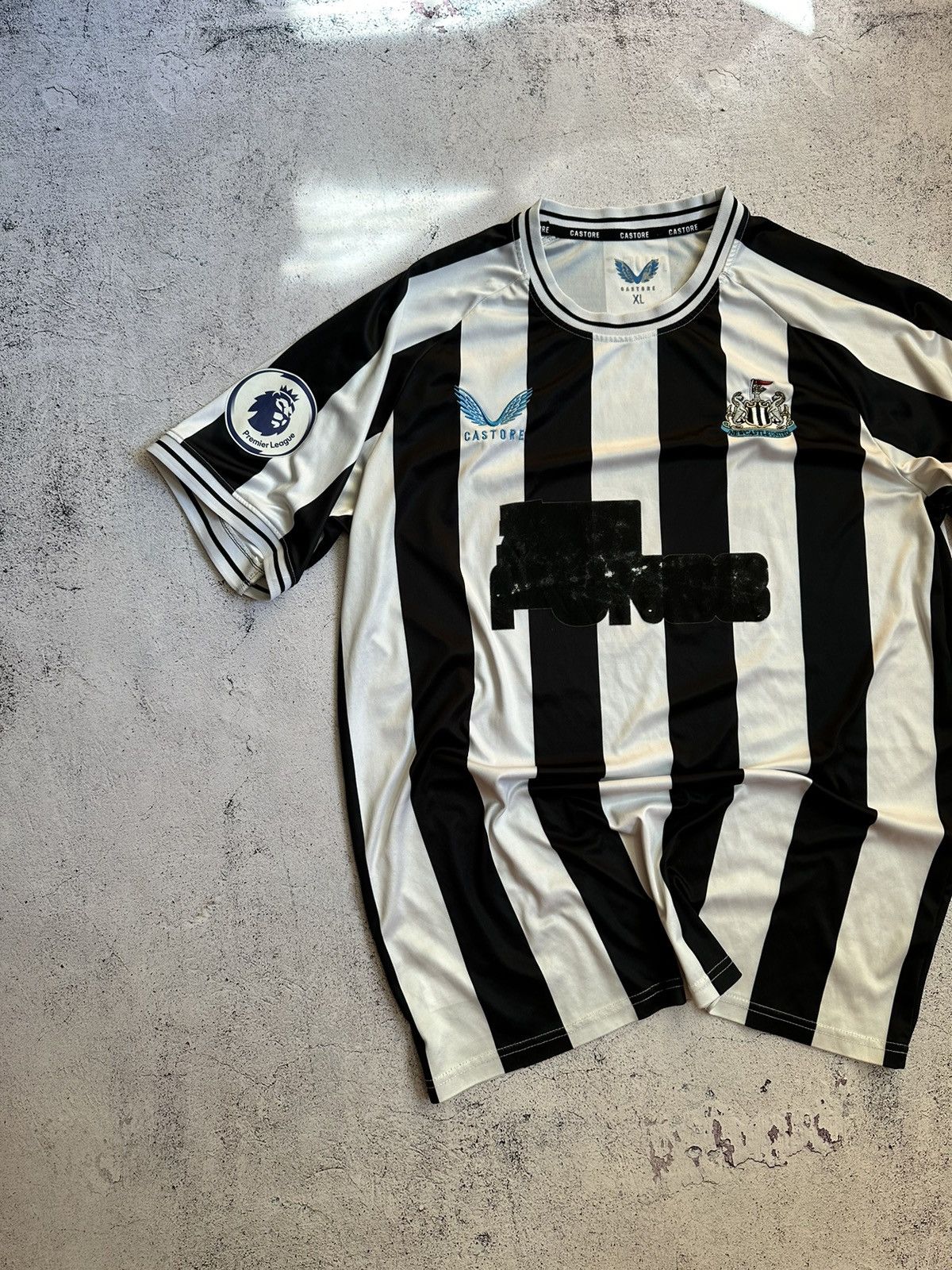 Other Newcastle United Jersey 2021 castore Size US XL / EU 56 / 4 - 3 Thumbnail