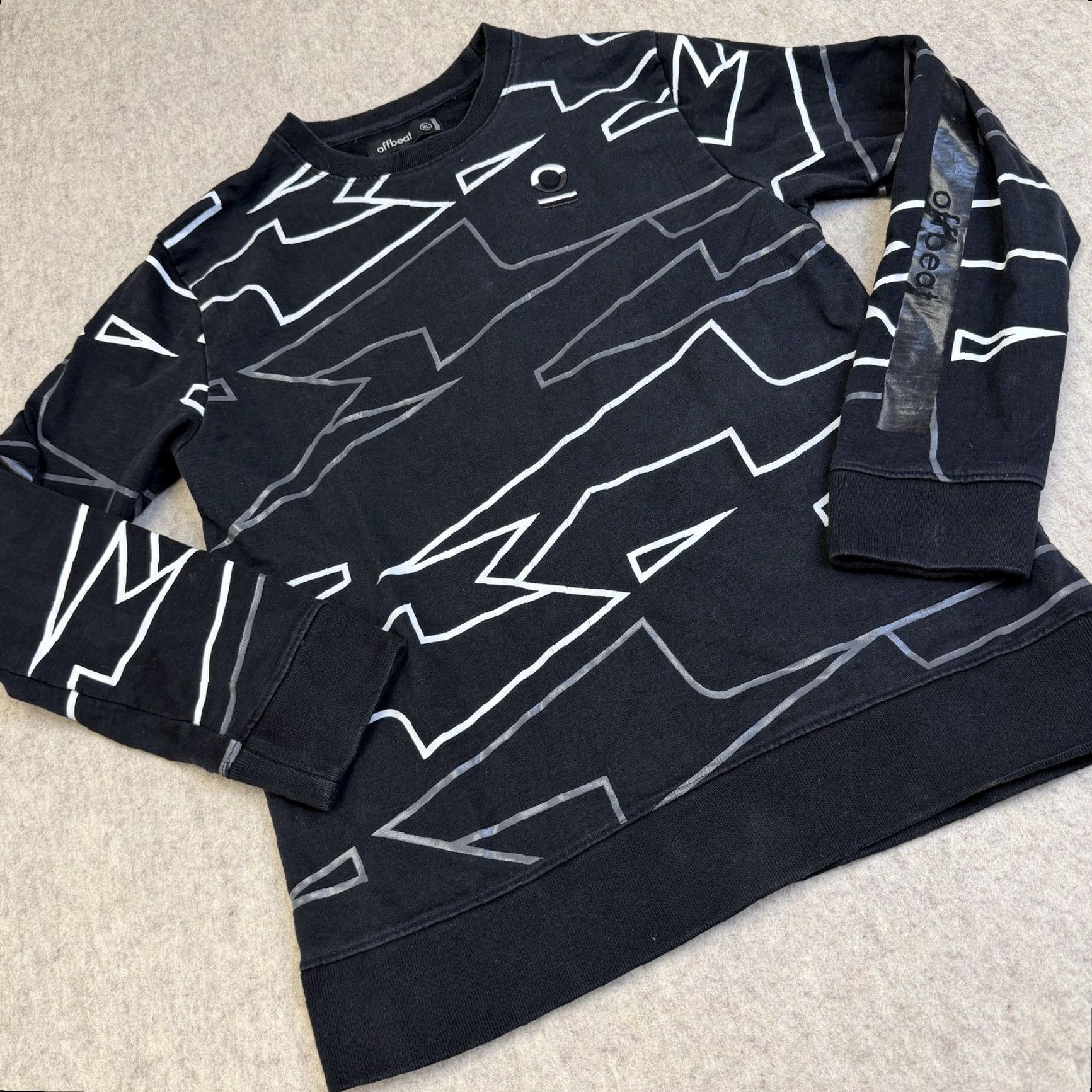 Gloverall Offbeat Mens XL Black Sweatshirt Allover Graphic Fleece Pullover Logo Crewneck Size US XL / EU 56 / 4 - 2 Thumbnail